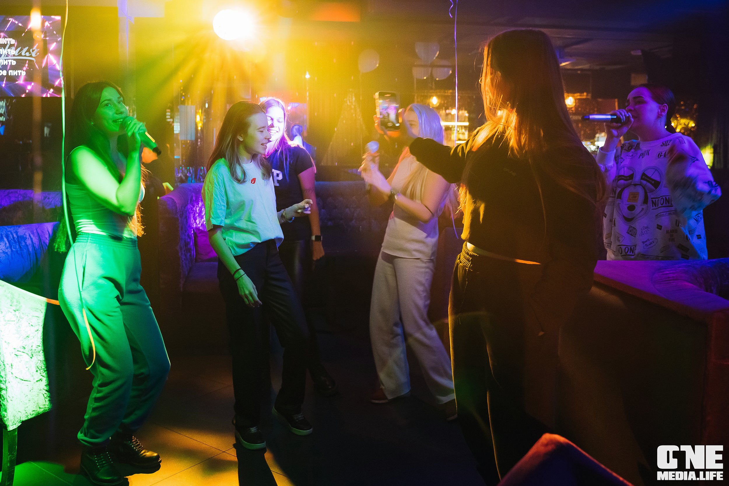 Фоторепортаж из караоке-клуба Эйфория. One Media Life: фоторепортажи, фотоотчеты с мероприятий и заведений
