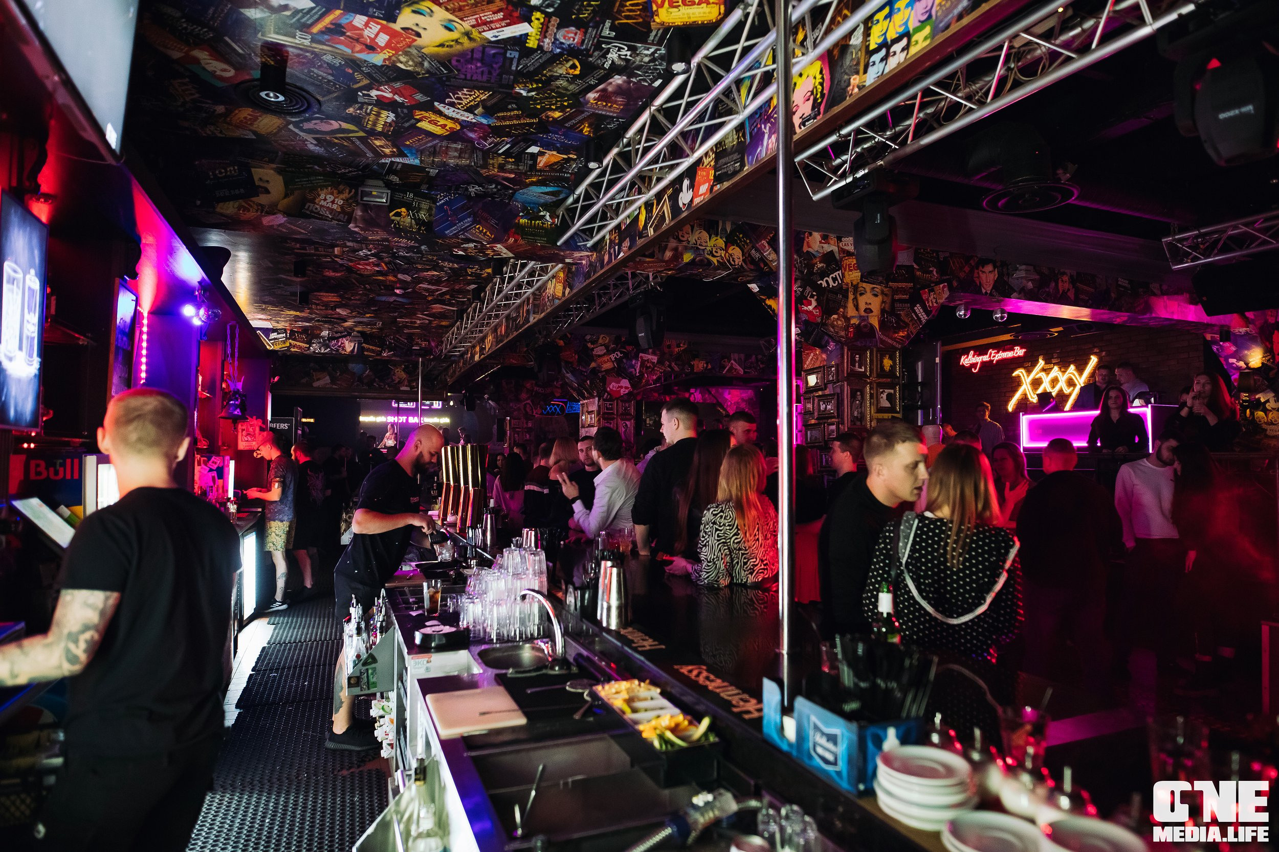 Фоторепортаж из экстрим бара XxxX. One Media Life: фоторепортажи, фотоотчеты с мероприятий и заведений