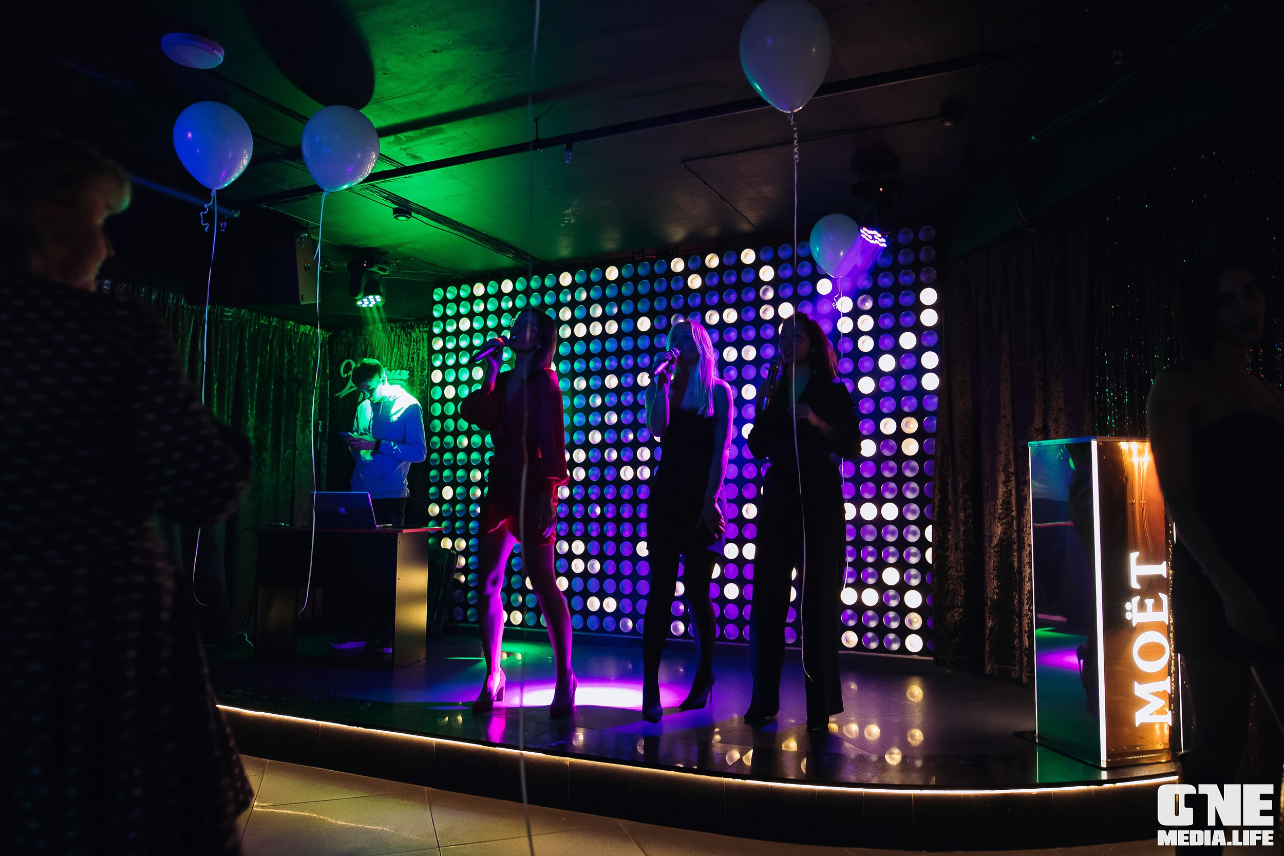 Фоторепортаж из караоке-клуба Эйфория. One Media Life: фоторепортажи, фотоотчеты с мероприятий и заведений