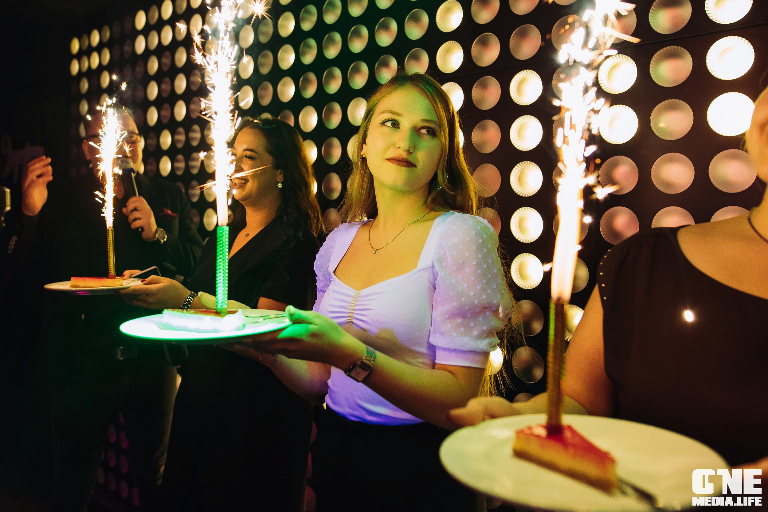 Фоторепортаж из караоке-клубе Эйфория. One Media Life: фоторепортажи, фотоотчеты с мероприятий и заведений