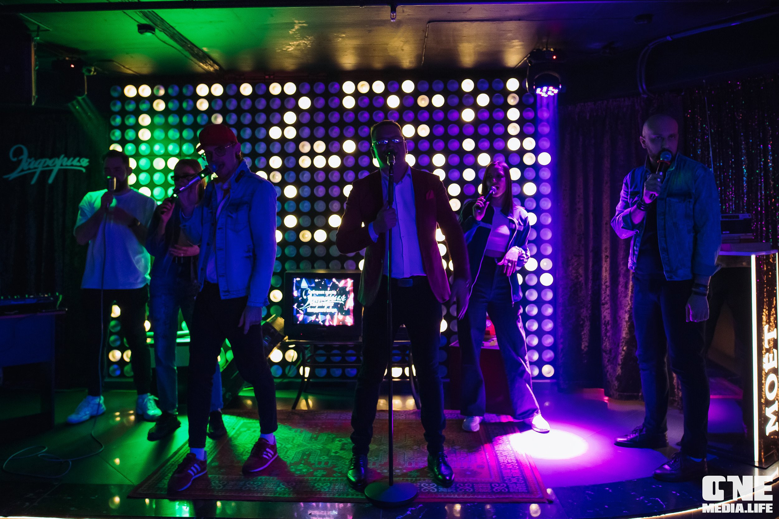 Фоторепортаж из караоке-клуба Эйфория. One Media Life: фоторепортажи, фотоотчеты с мероприятий и заведений