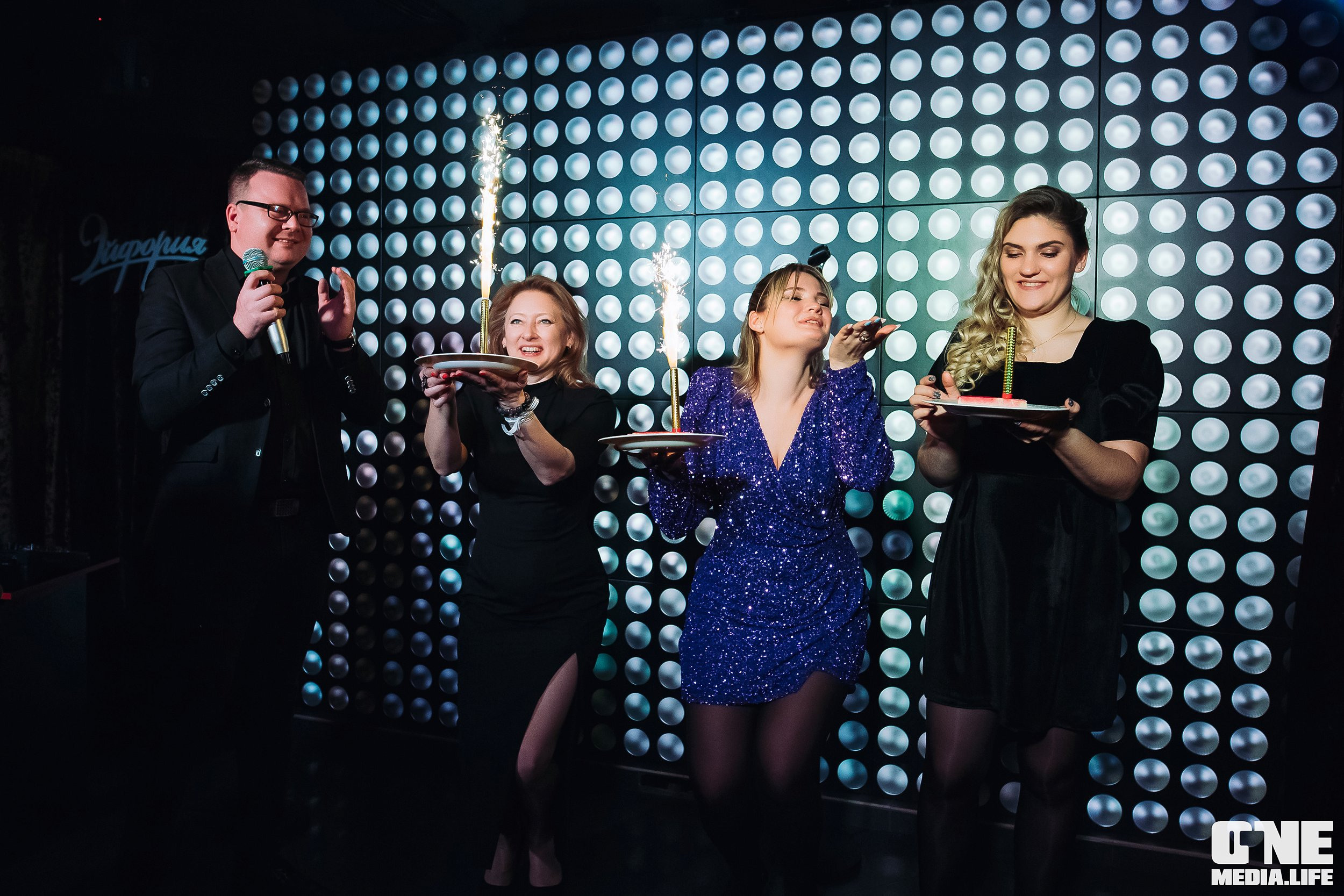 Фоторепортаж из караоке-клуба Эйфория. One Media Life: фоторепортажи, фотоотчеты с мероприятий и заведений