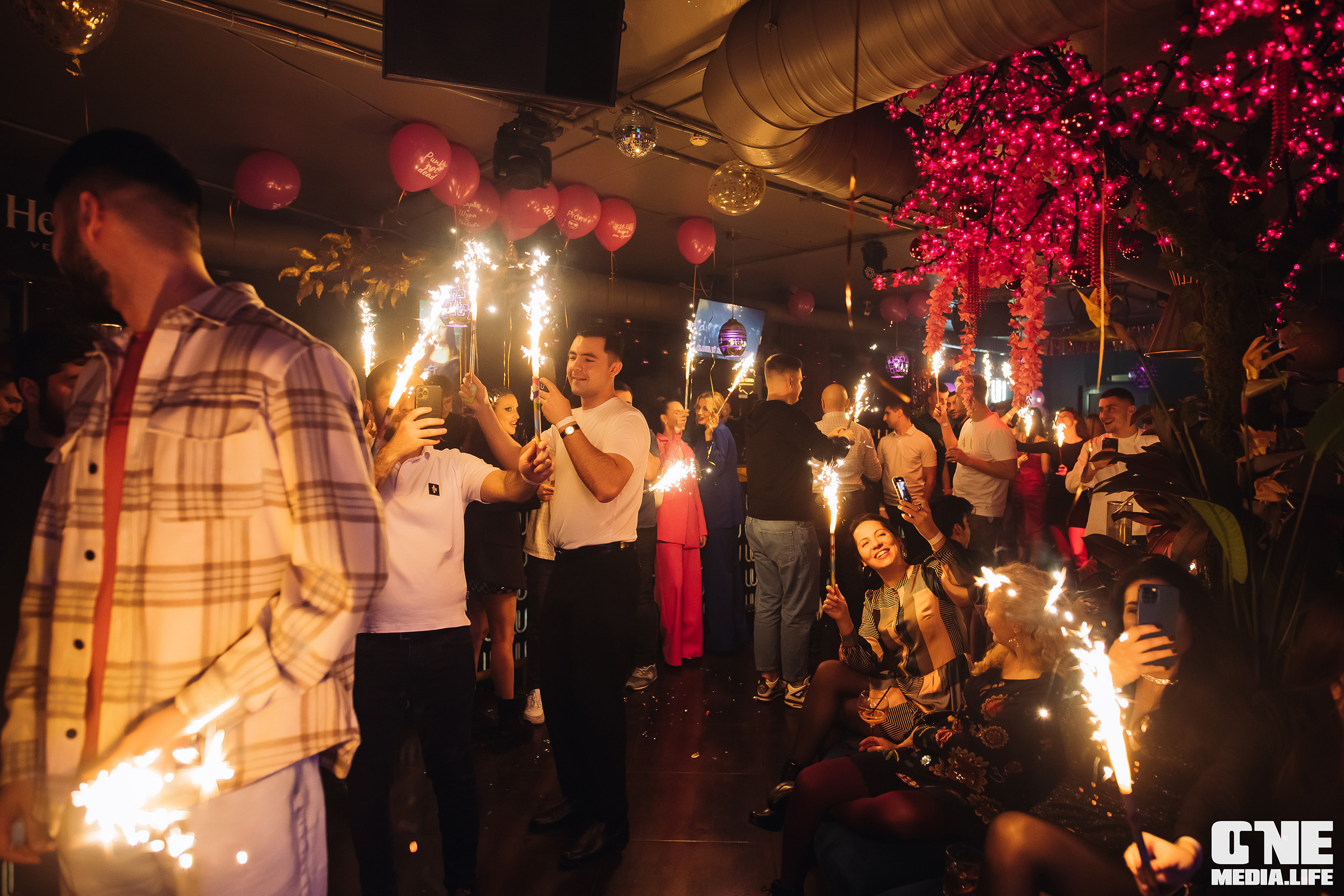 Фоторепортаж из DoubleU. One Media Life: фоторепортажи, фотоотчеты с мероприятий и заведений