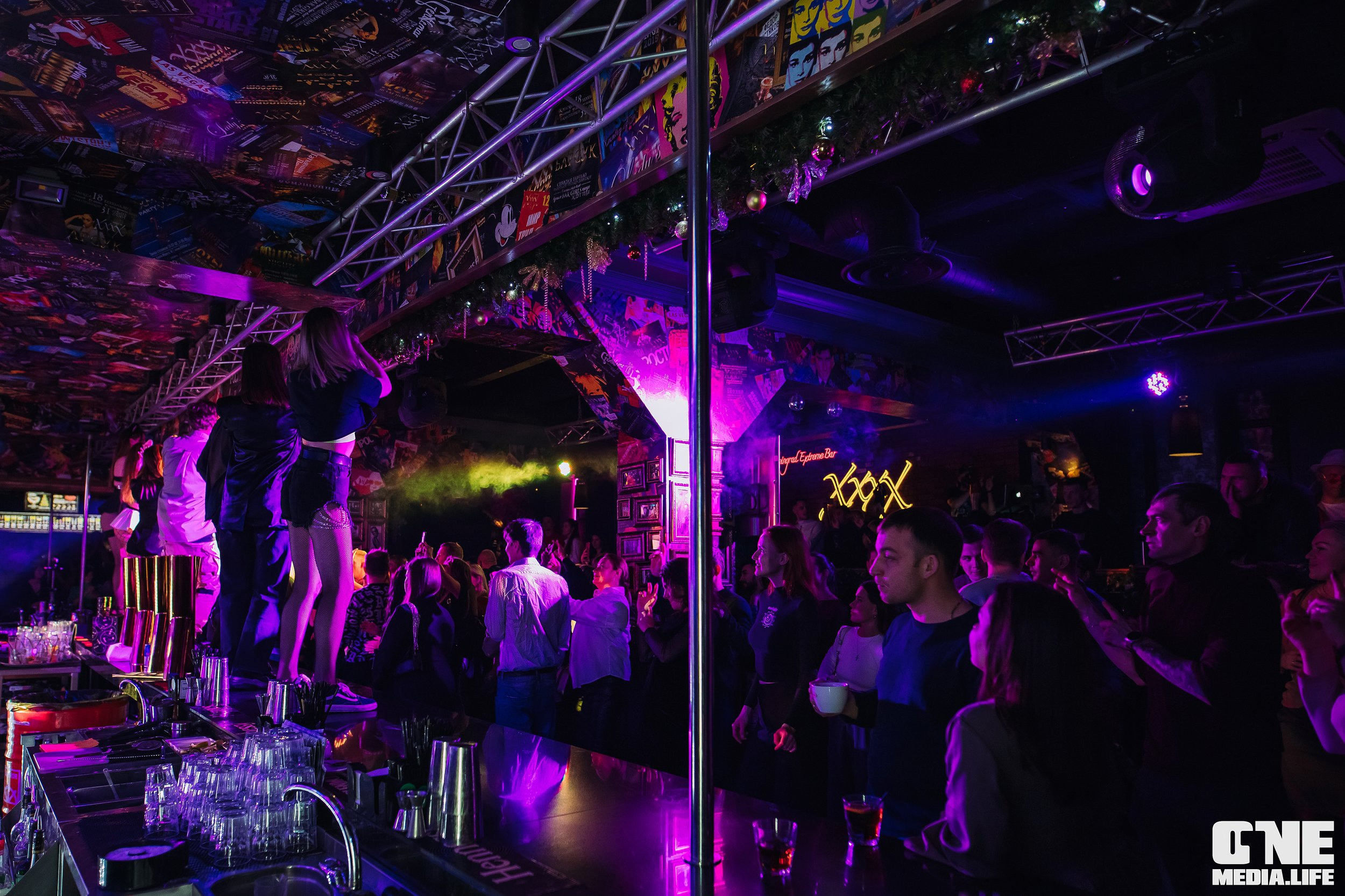 Фоторепортаж из бара XxxX. One Media Life: фоторепортажи, фотоотчеты с мероприятий и заведений