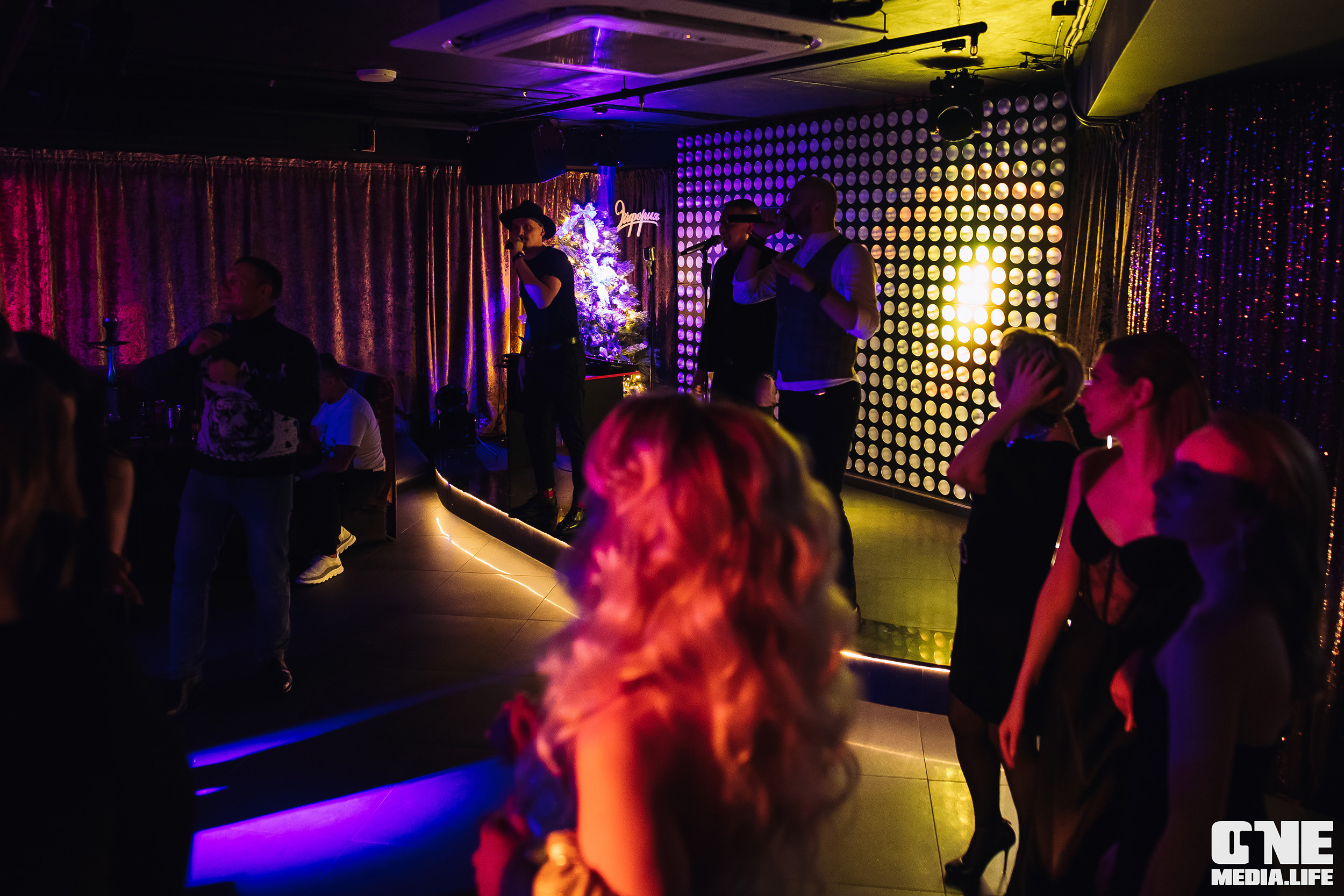 Фоторепортаж из караоке-клуба Эйфория. One Media Life: фоторепортажи, фотоотчеты с мероприятий и заведений