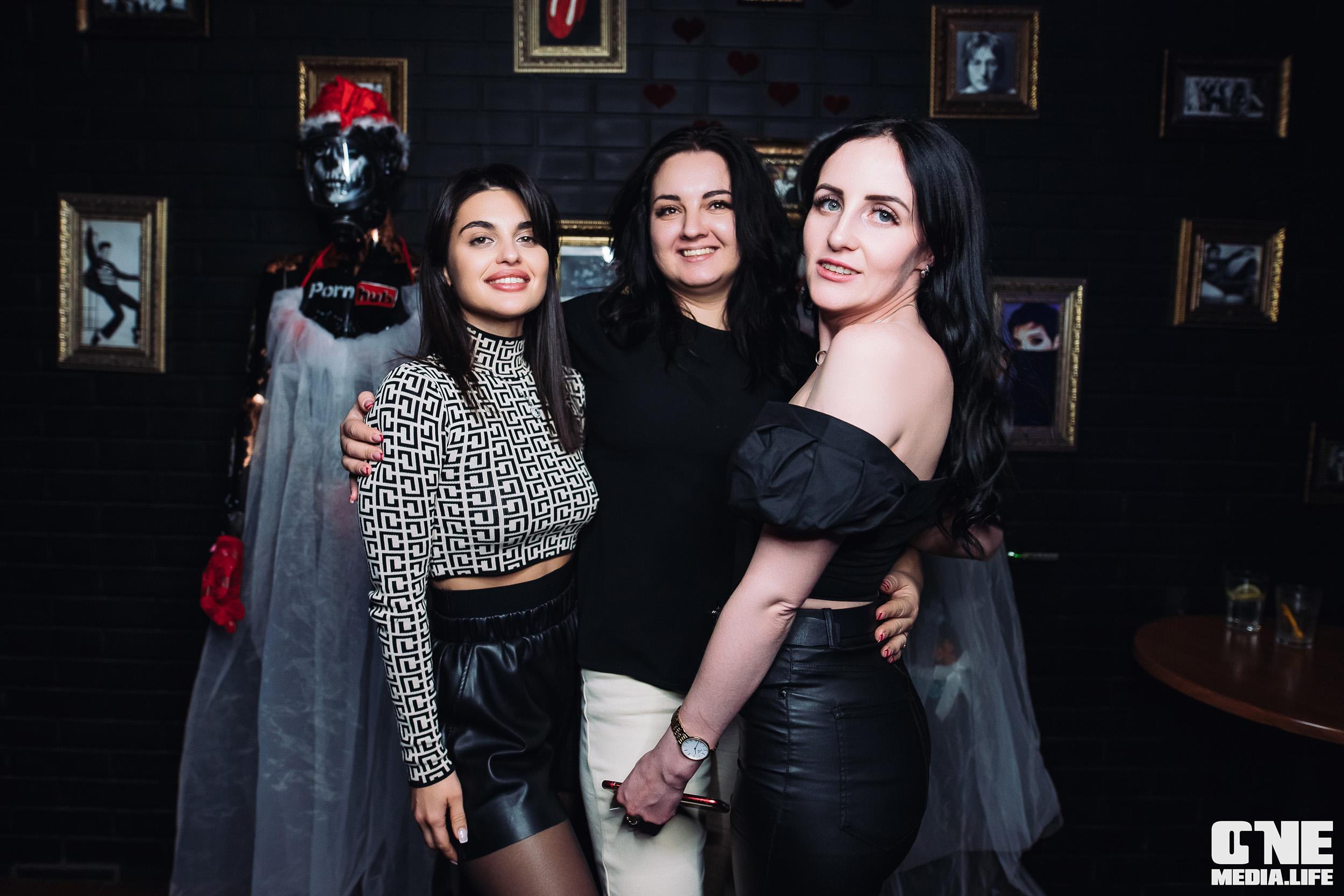 Фоторепортаж из экстрим бара XxxX. One Media Life: фоторепортажи, фотоотчеты с мероприятий и заведений