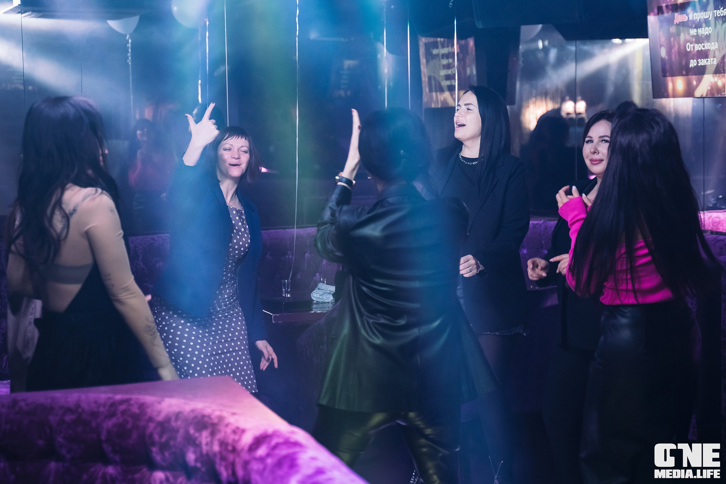 Фоторепортаж из караоке-клуба Эйфория. One Media Life: фоторепортажи, фотоотчеты с мероприятий и заведений