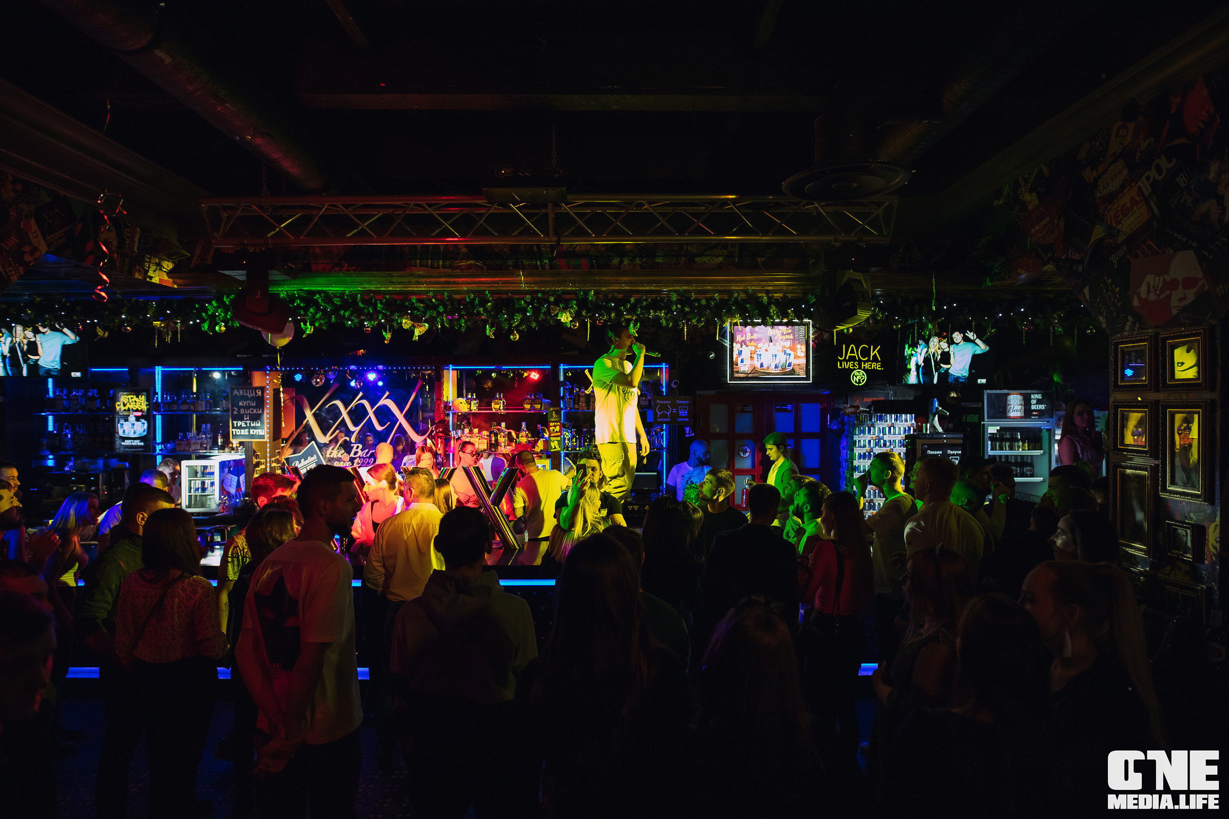 Фоторепортаж из экстрим бара XxxX. One Media Life: фоторепортажи, фотоотчеты с мероприятий и заведений