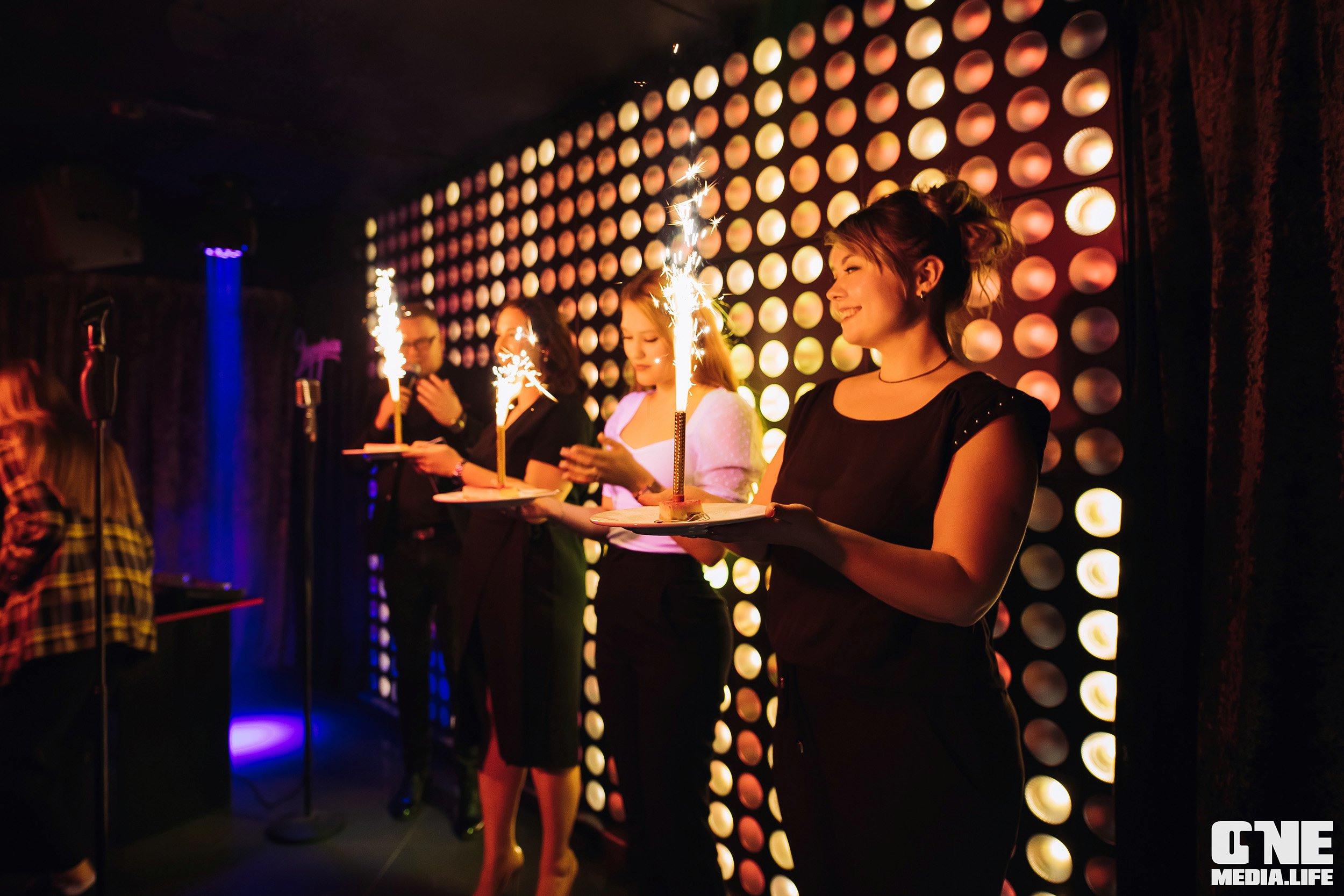 Фоторепортаж из караоке-клубе Эйфория. One Media Life: фоторепортажи, фотоотчеты с мероприятий и заведений