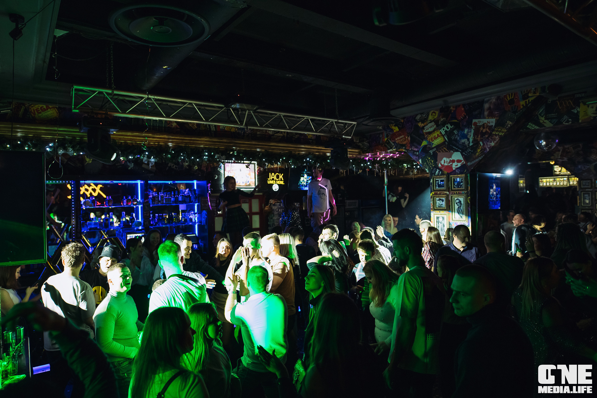 Фоторепортаж из экстрим бара XxxX. One Media Life: фоторепортажи, фотоотчеты с мероприятий и заведений