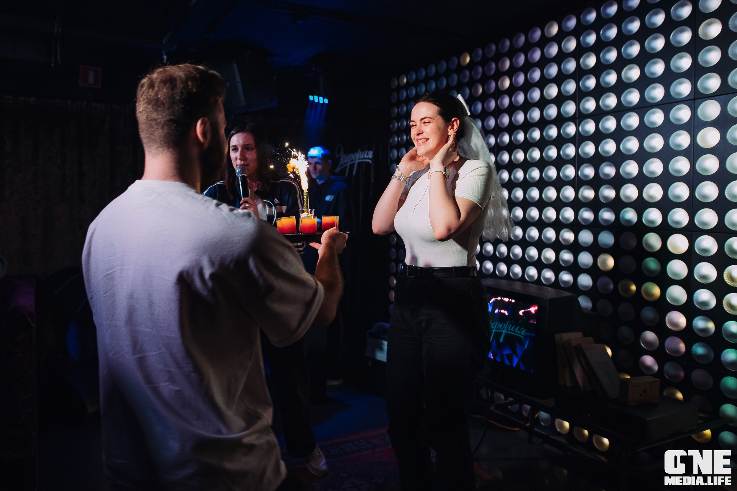 Фоторепортаж из караоке-клуба Эйфория. One Media Life: фоторепортажи, фотоотчеты с мероприятий и заведений