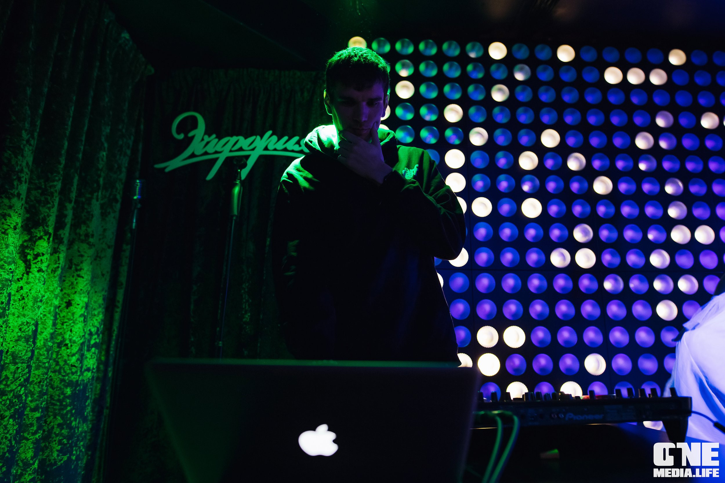 Фоторепортаж из караоке-клуба Эйфория. One Media Life: фоторепортажи, фотоотчеты с мероприятий и заведений