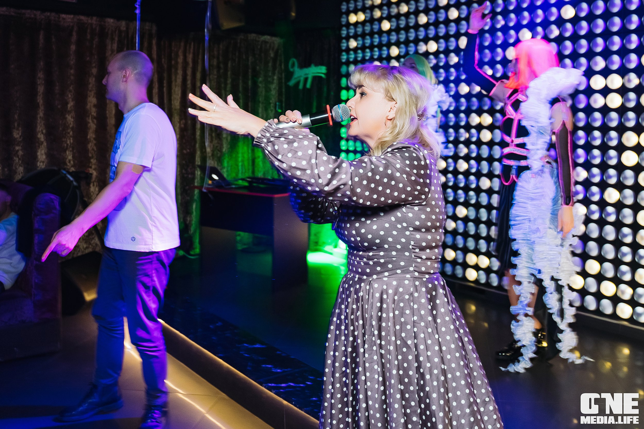 Фоторепортаж из караоке-клуба Эйфория. One Media Life: фоторепортажи, фотоотчеты с мероприятий и заведений