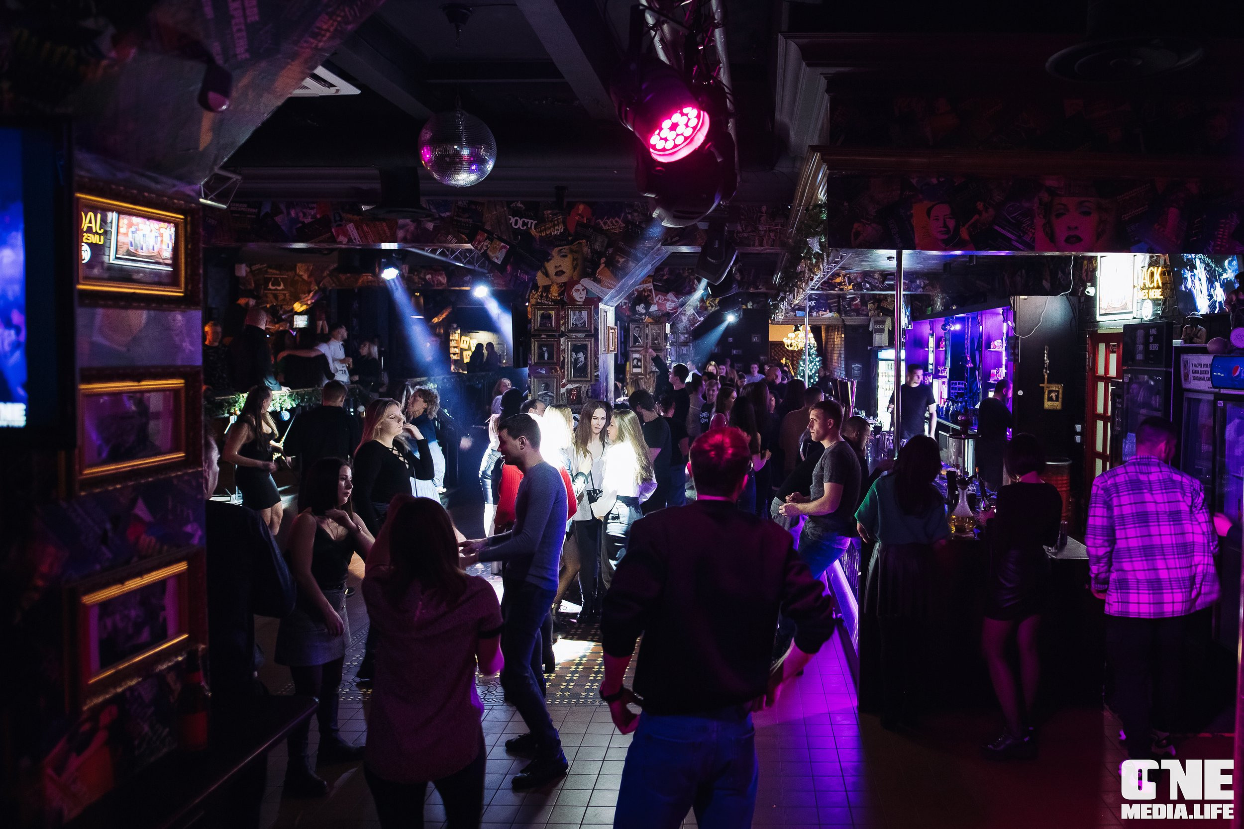Фоторепортаж из бара XxxX. One Media Life: фоторепортажи, фотоотчеты с мероприятий и заведений