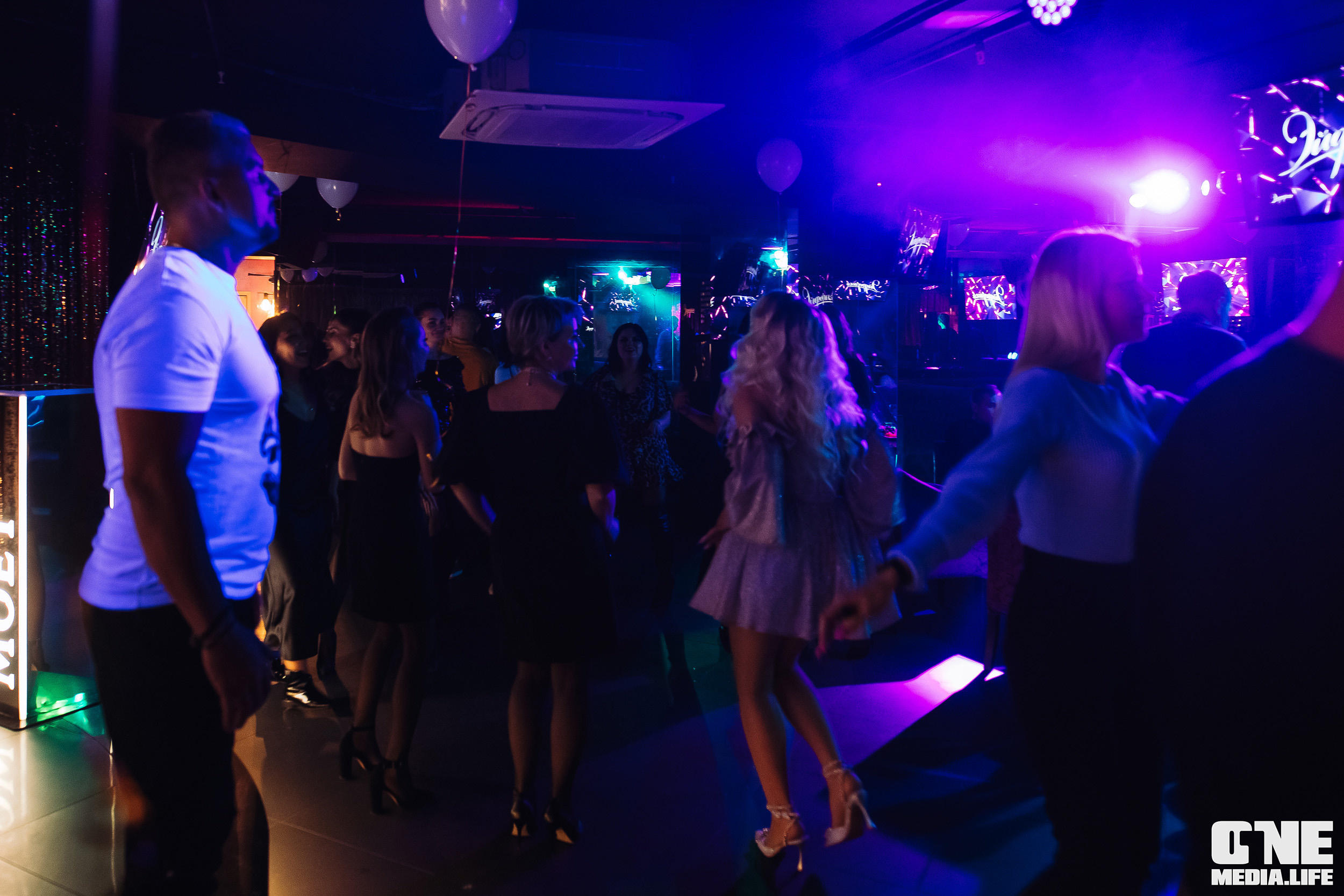 Фоторепортаж из караоке-клуба Эйфория. One Media Life: фоторепортажи, фотоотчеты с мероприятий и заведений