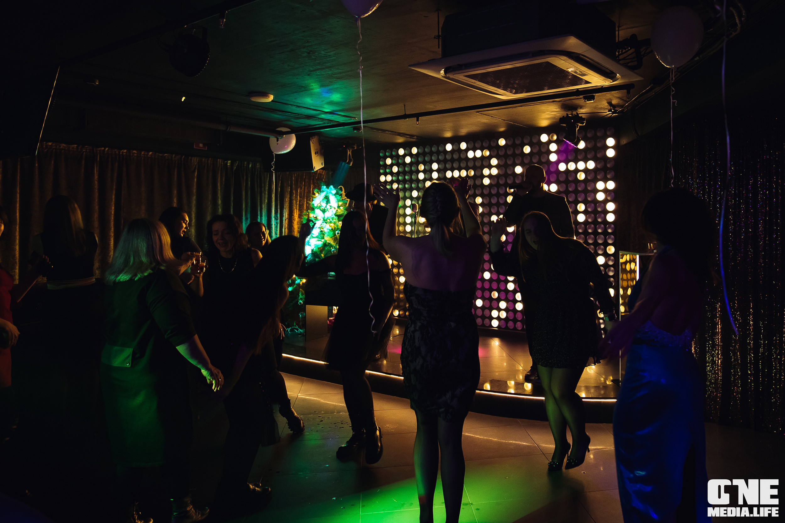 Фоторепортаж из караоке-клуба Эйфория. One Media Life: фоторепортажи, фотоотчеты с мероприятий и заведений