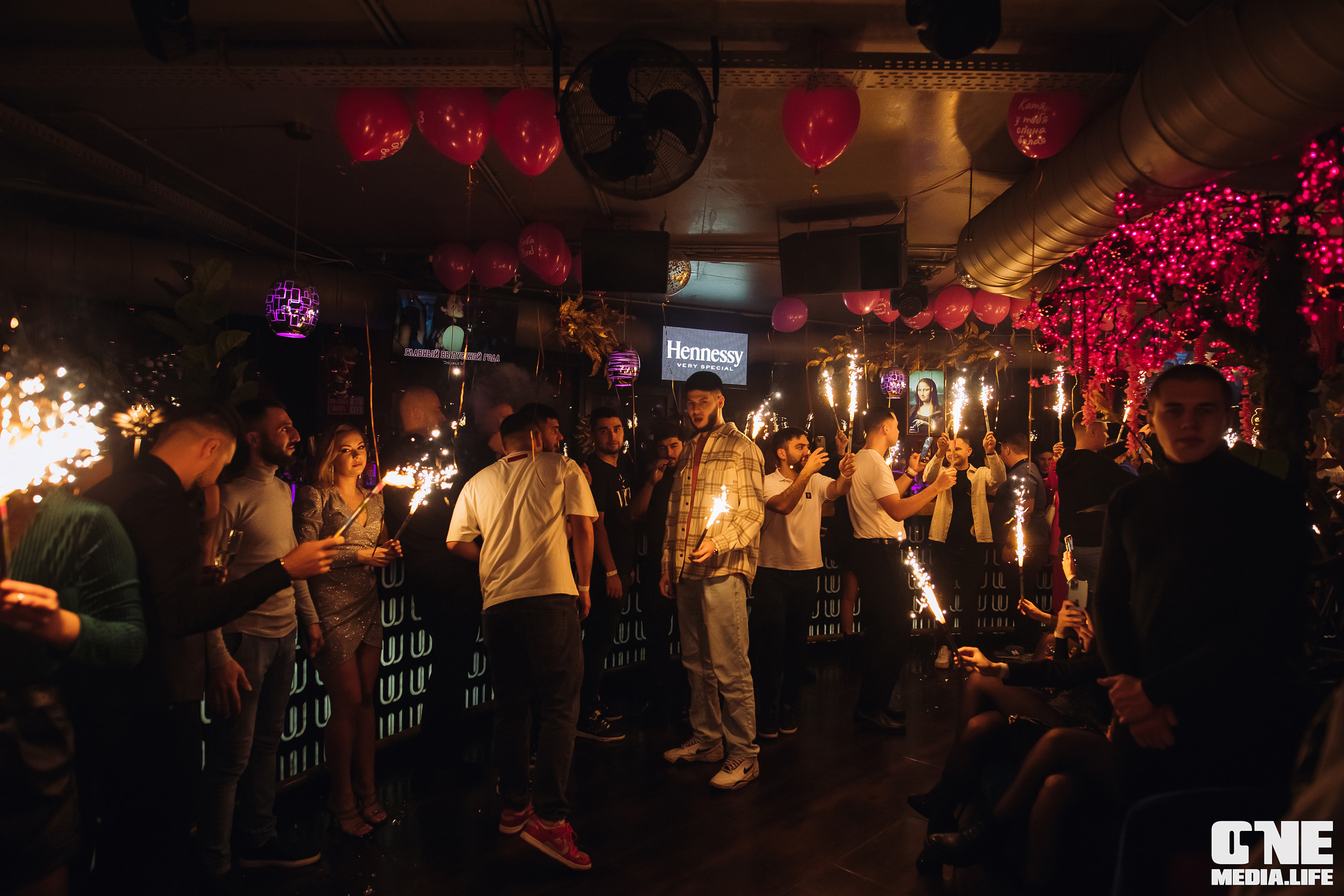 Фоторепортаж из DoubleU. One Media Life: фоторепортажи, фотоотчеты с мероприятий и заведений