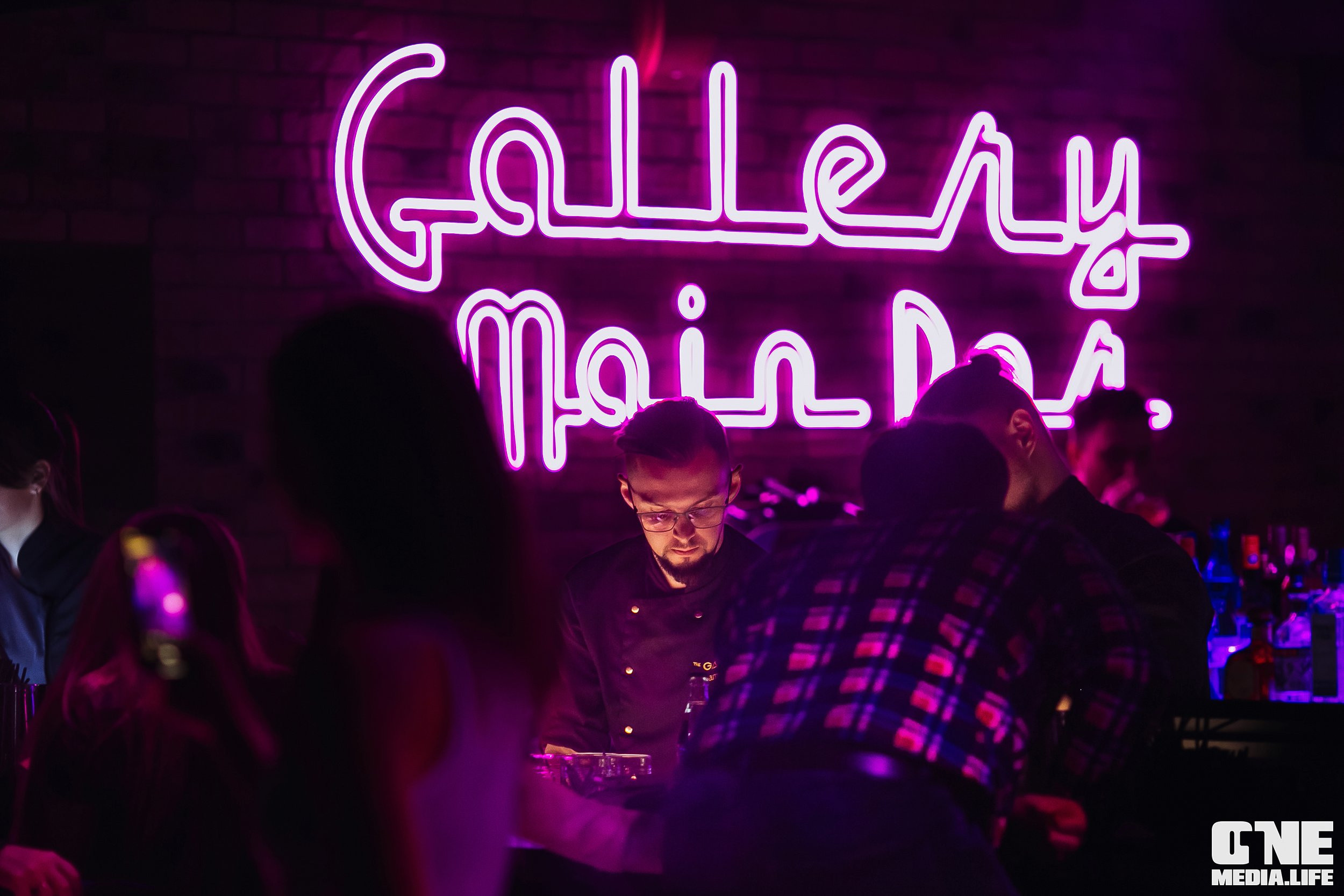 Клубный концерт: группа «ГРОМЧЕ» в The Gallery. One Media Life: фоторепортажи, фотоотчеты с мероприятий и заведений