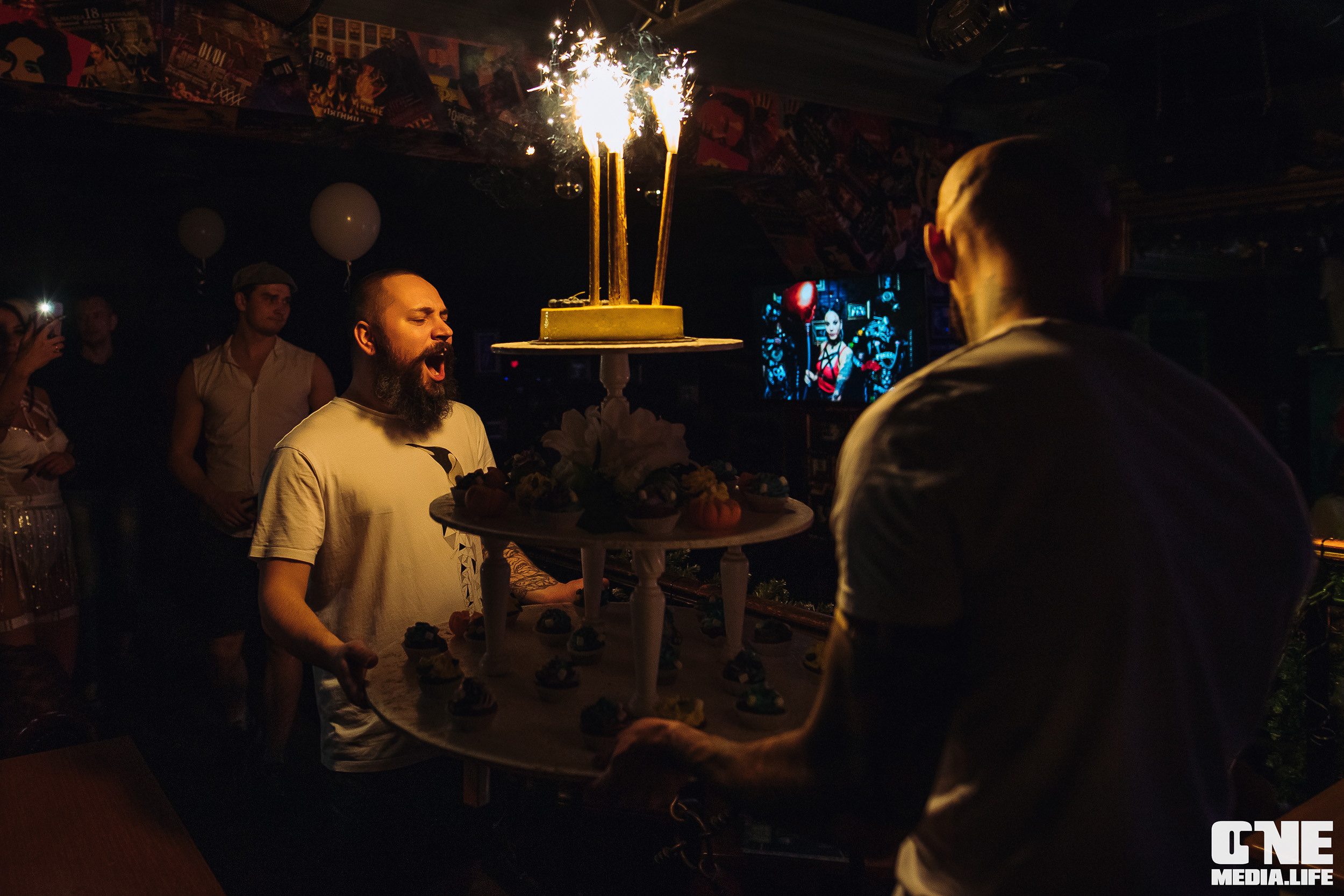 Фоторепортаж из экстрим бара XxxX. One Media Life: фоторепортажи, фотоотчеты с мероприятий и заведений