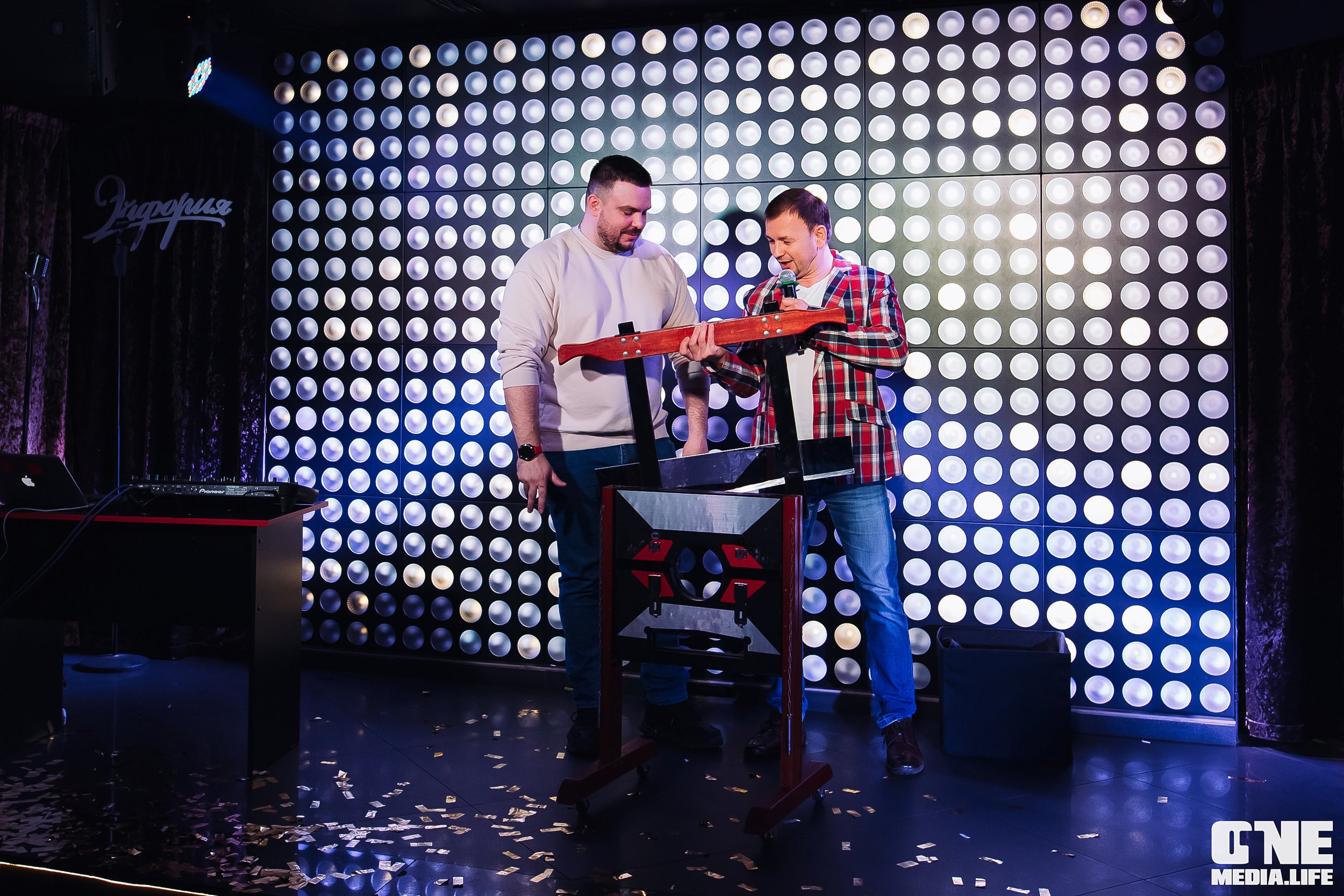 Фоторепортаж из караоке-клубе Эйфория. One Media Life: фоторепортажи, фотоотчеты с мероприятий и заведений