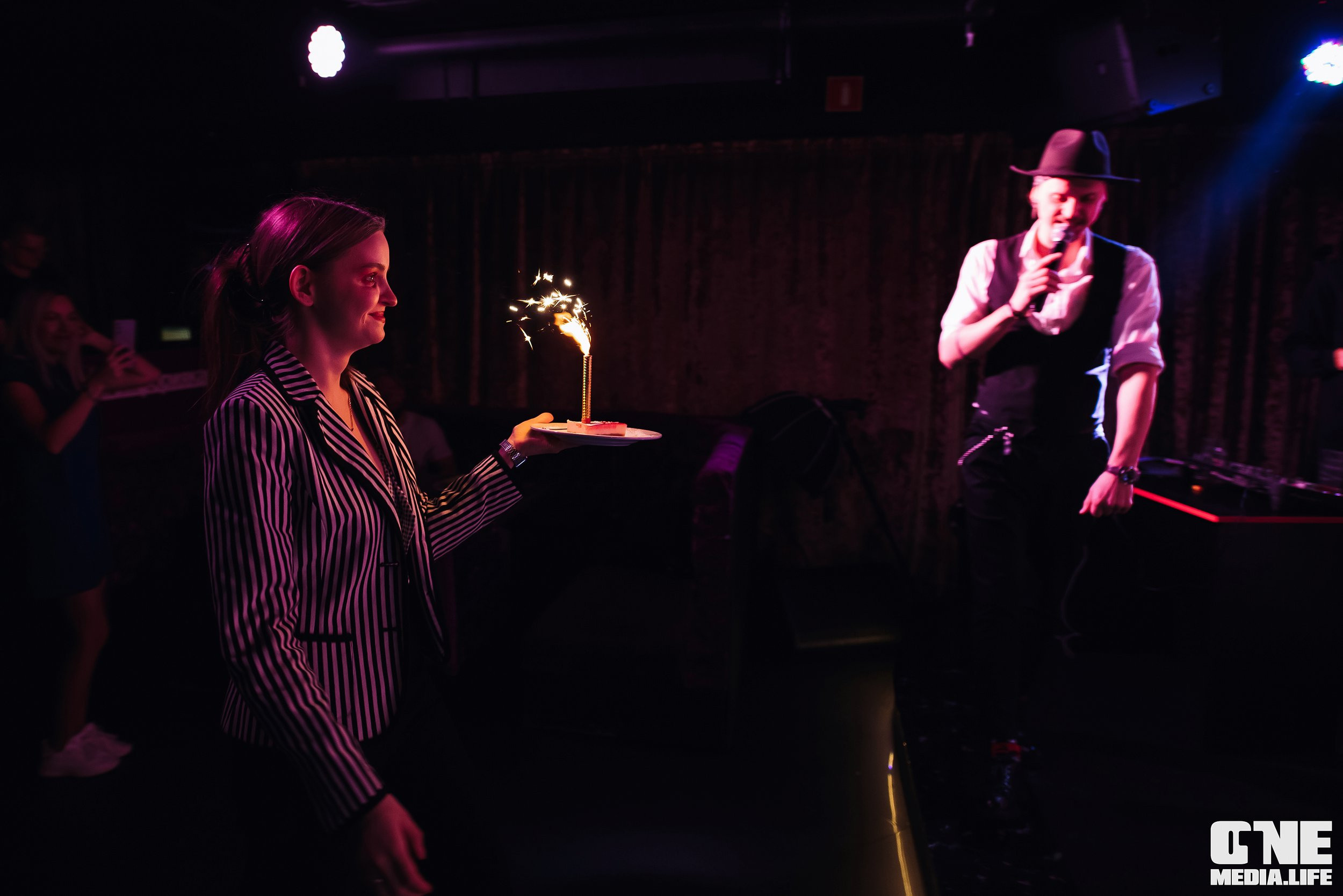 Фоторепортаж из караоке-клуба Эйфория. One Media Life: фоторепортажи, фотоотчеты с мероприятий и заведений