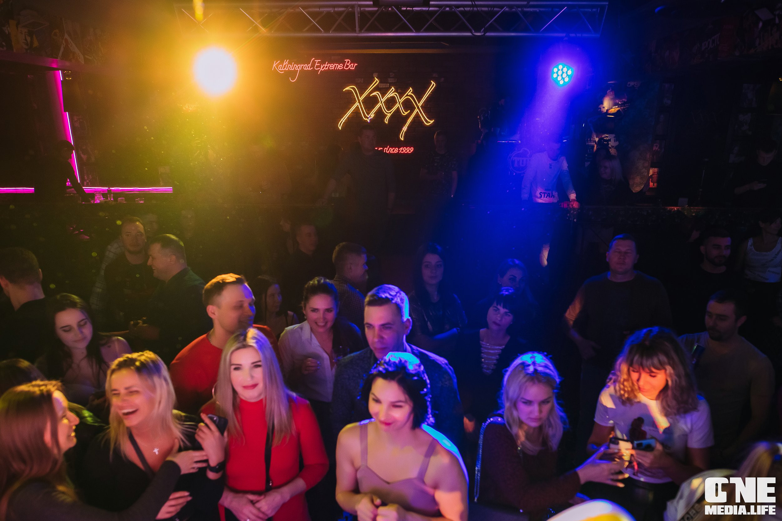 Фоторепортаж из бара XxxX. One Media Life: фоторепортажи, фотоотчеты с мероприятий и заведений