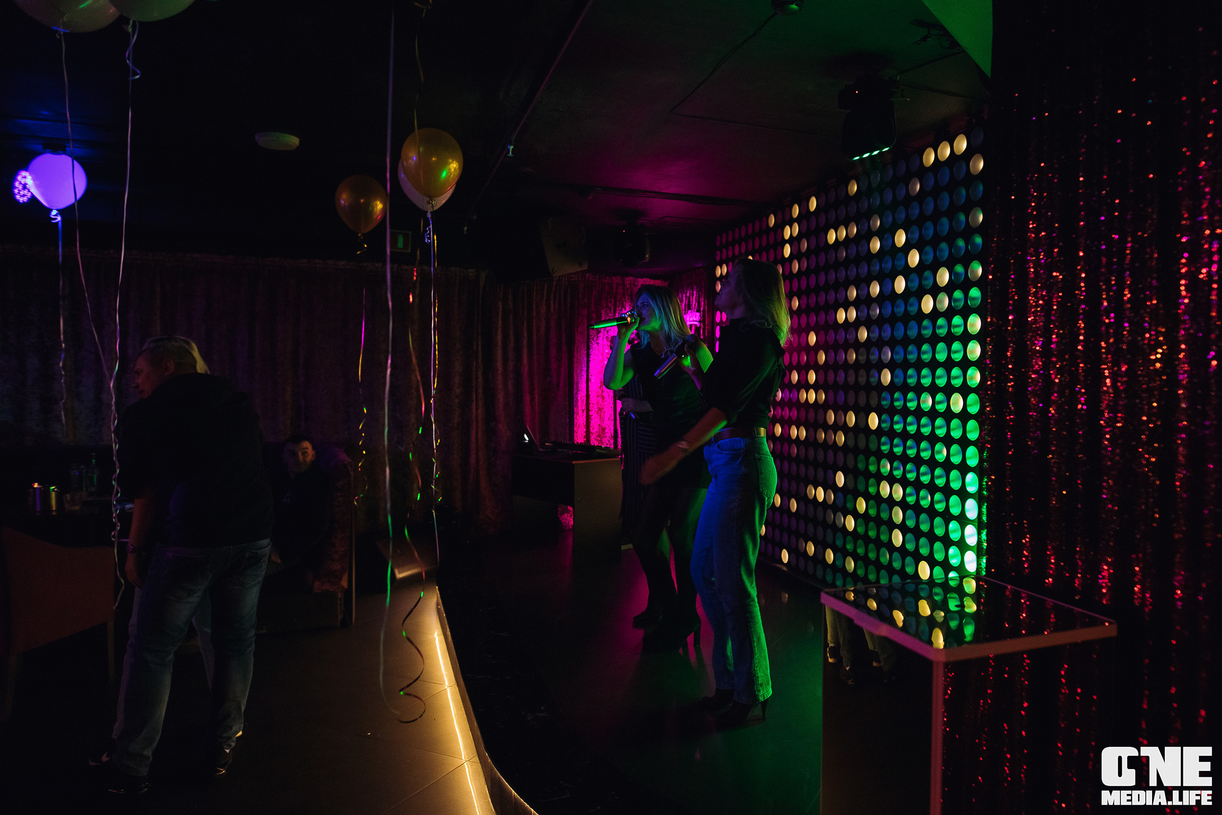 Фоторепортаж из караоке-клуба Эйфория. One Media Life: фоторепортажи, фотоотчеты с мероприятий и заведений