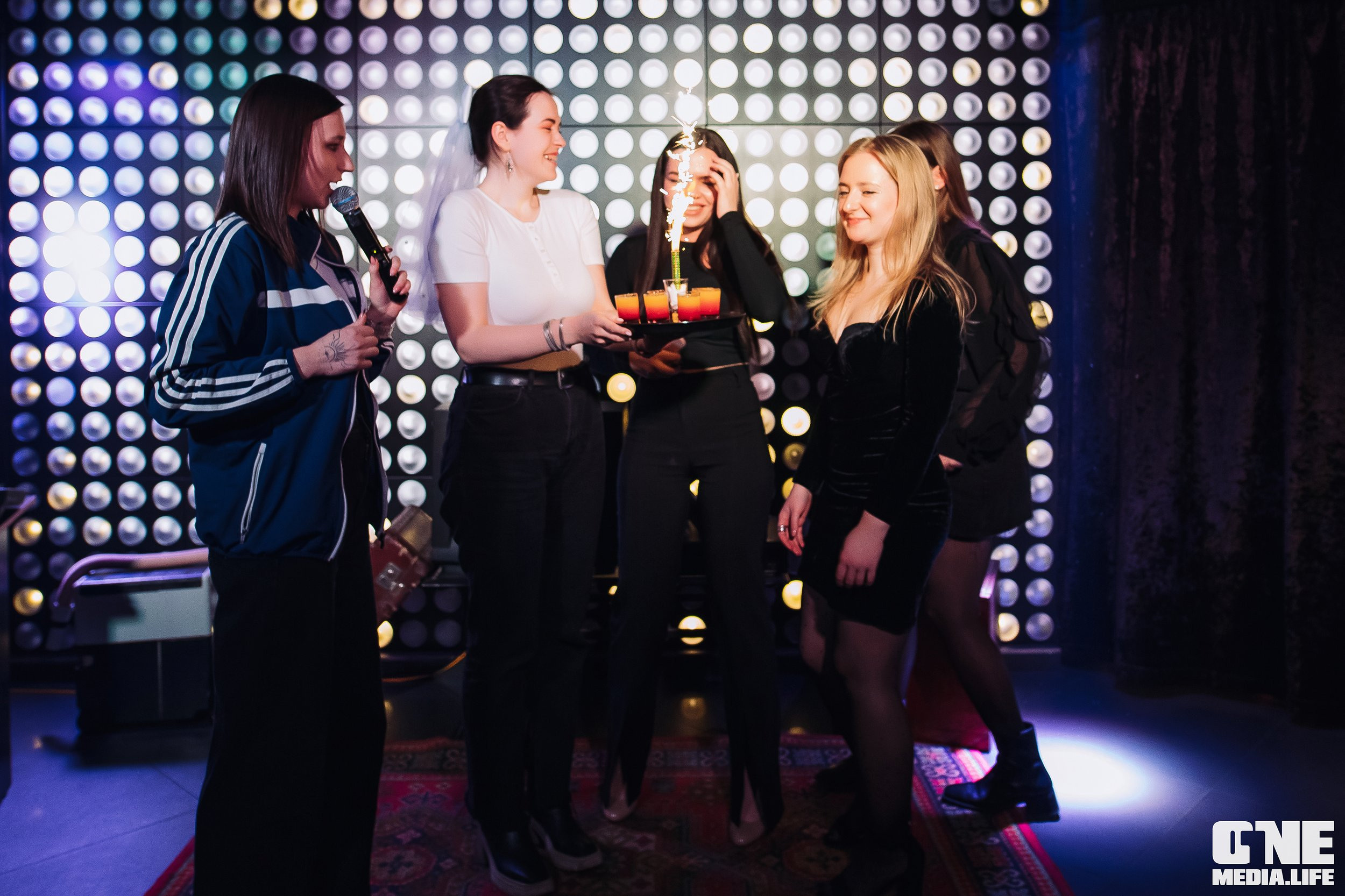 Фоторепортаж из караоке-клуба Эйфория. One Media Life: фоторепортажи, фотоотчеты с мероприятий и заведений