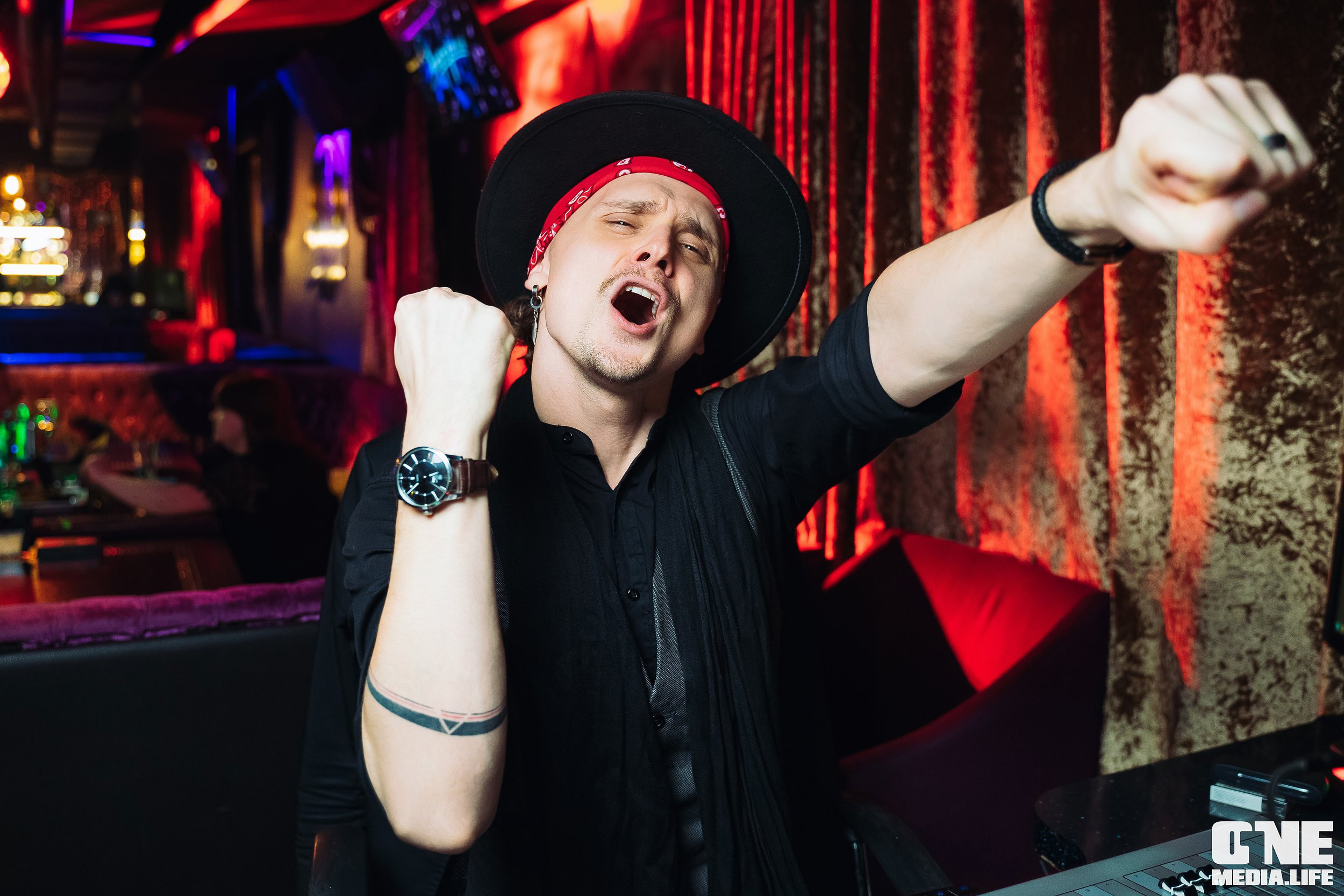 Фоторепортаж из караоке-клуба Эйфория. One Media Life: фоторепортажи, фотоотчеты с мероприятий и заведений