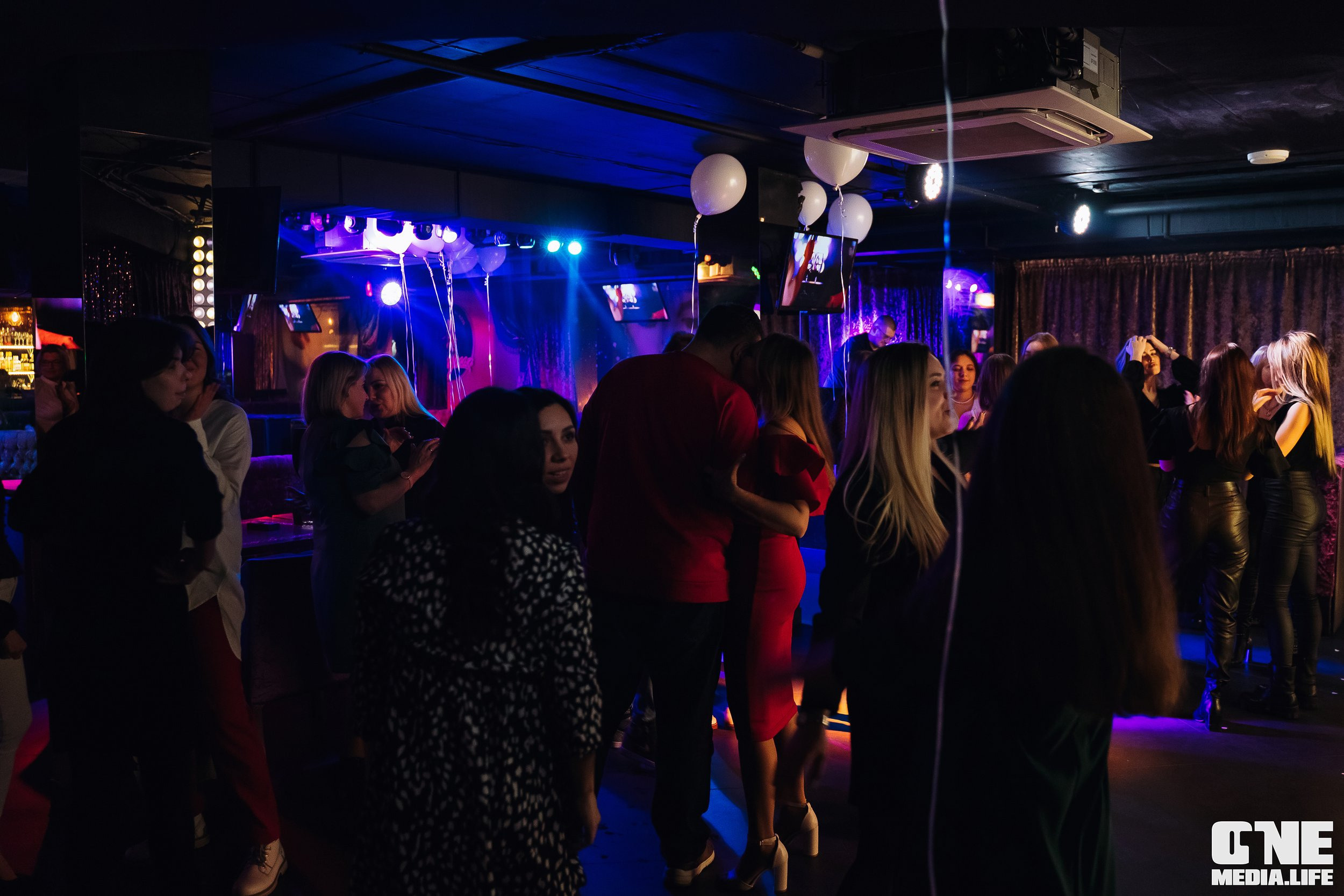 Фоторепортаж из караоке-клуба Эйфория. One Media Life: фоторепортажи, фотоотчеты с мероприятий и заведений
