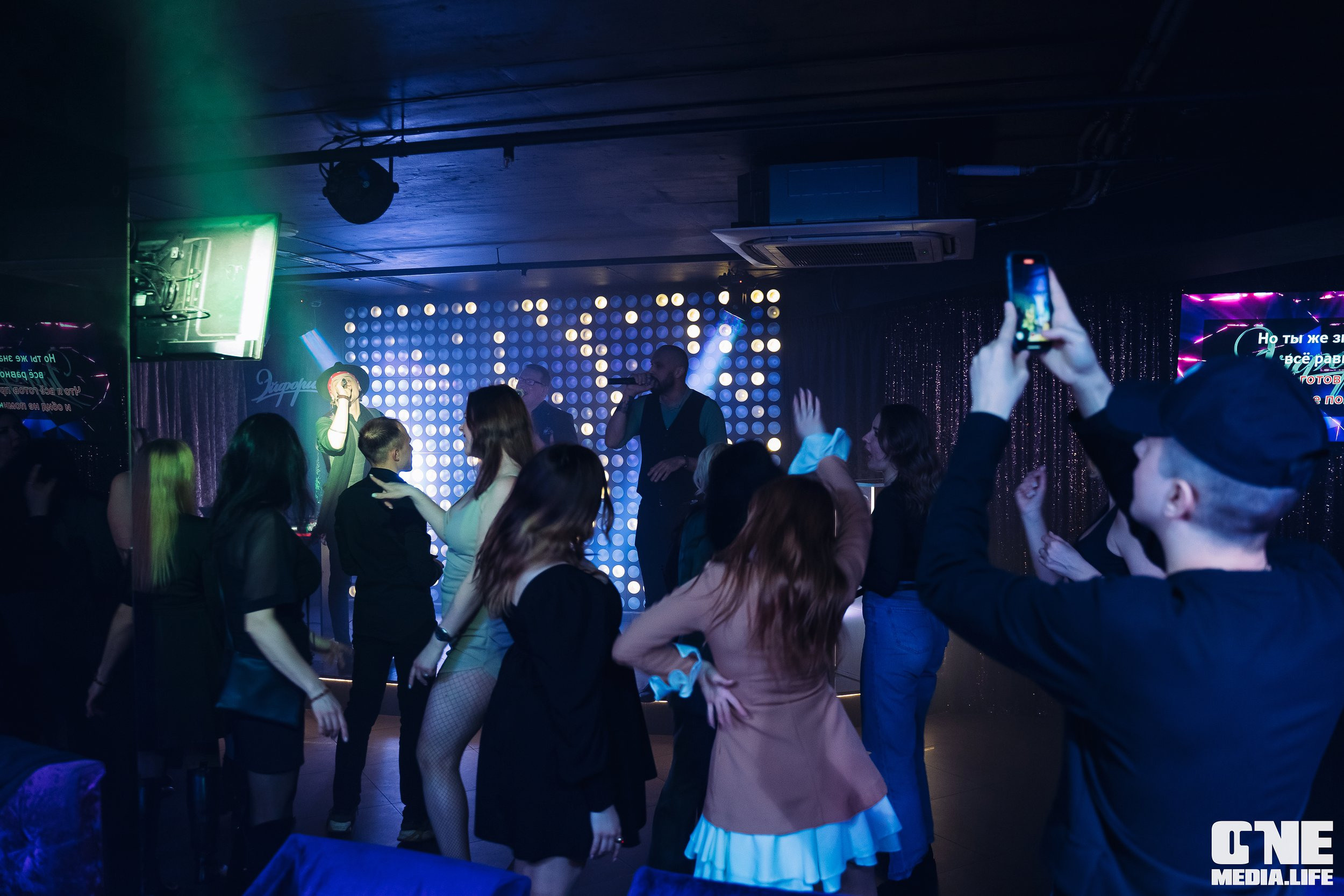 Фоторепортаж из караоке-клуба Эйфория. One Media Life: фоторепортажи, фотоотчеты с мероприятий и заведений