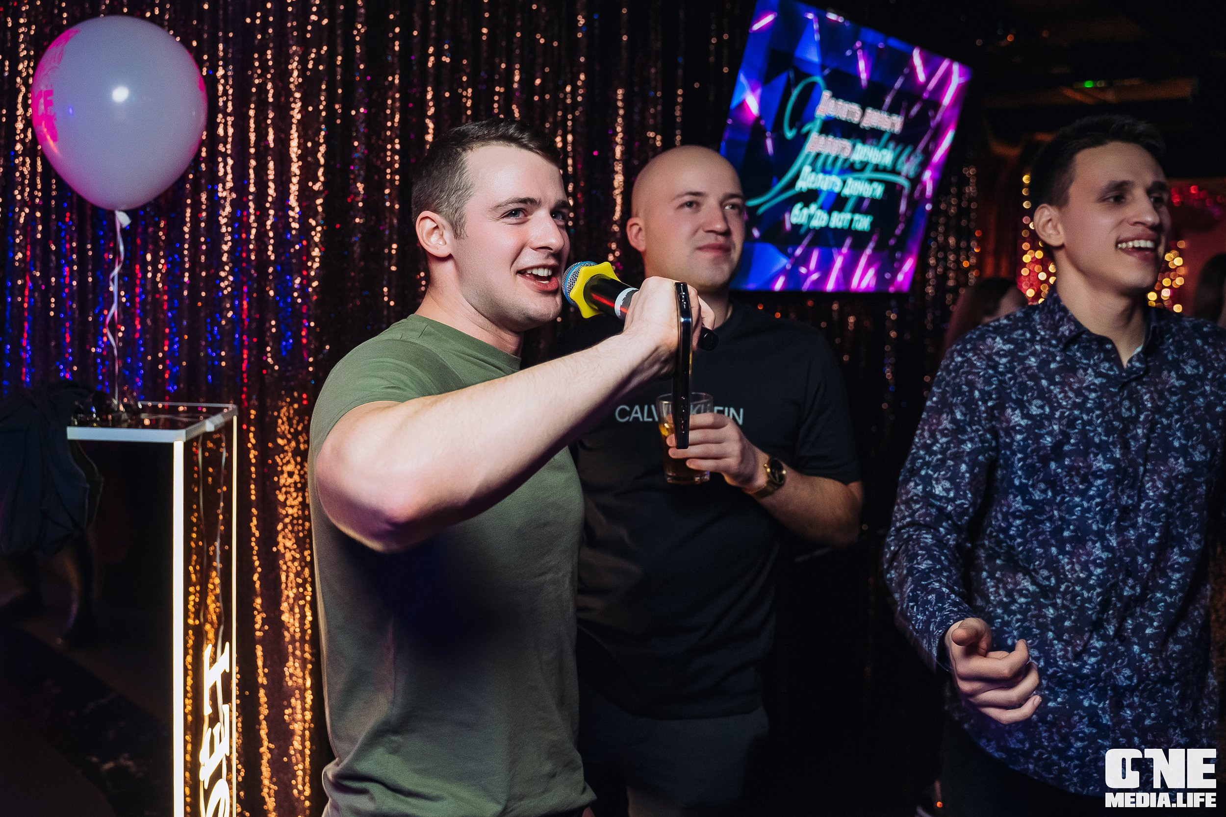 Фоторепортаж из караоке-клуба Эйфория. One Media Life: фоторепортажи, фотоотчеты с мероприятий и заведений