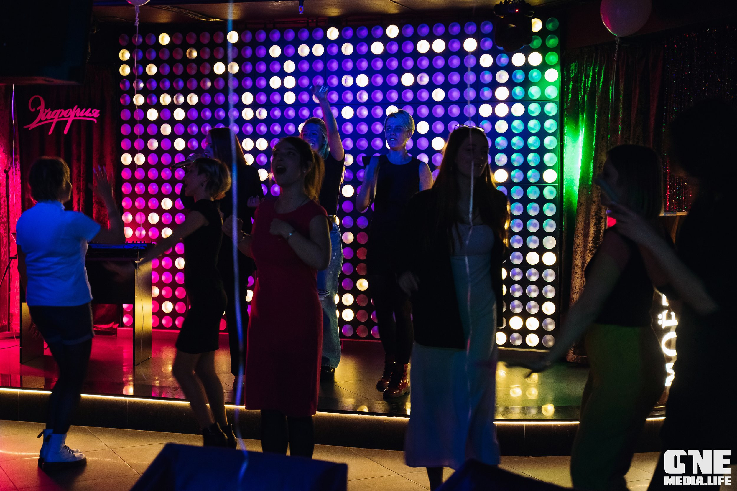 Фоторепортаж из караоке-клуба Эйфория. One Media Life: фоторепортажи, фотоотчеты с мероприятий и заведений