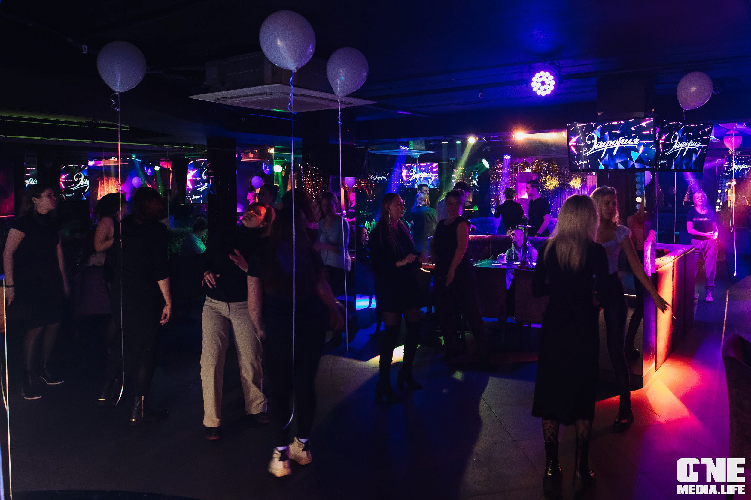 Фоторепортаж из караоке-клубе Эйфория. One Media Life: фоторепортажи, фотоотчеты с мероприятий и заведений