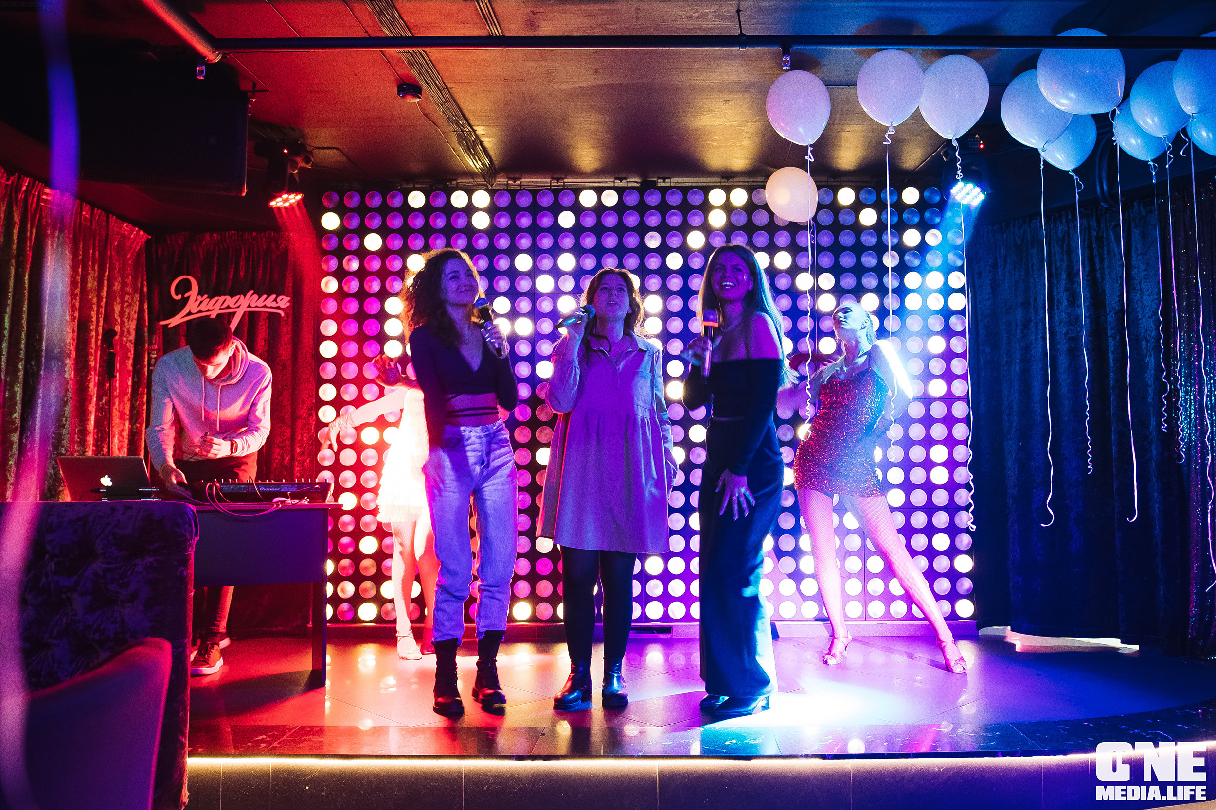 Фоторепортаж из караоке-клуба Эйфория. One Media Life: фоторепортажи, фотоотчеты с мероприятий и заведений
