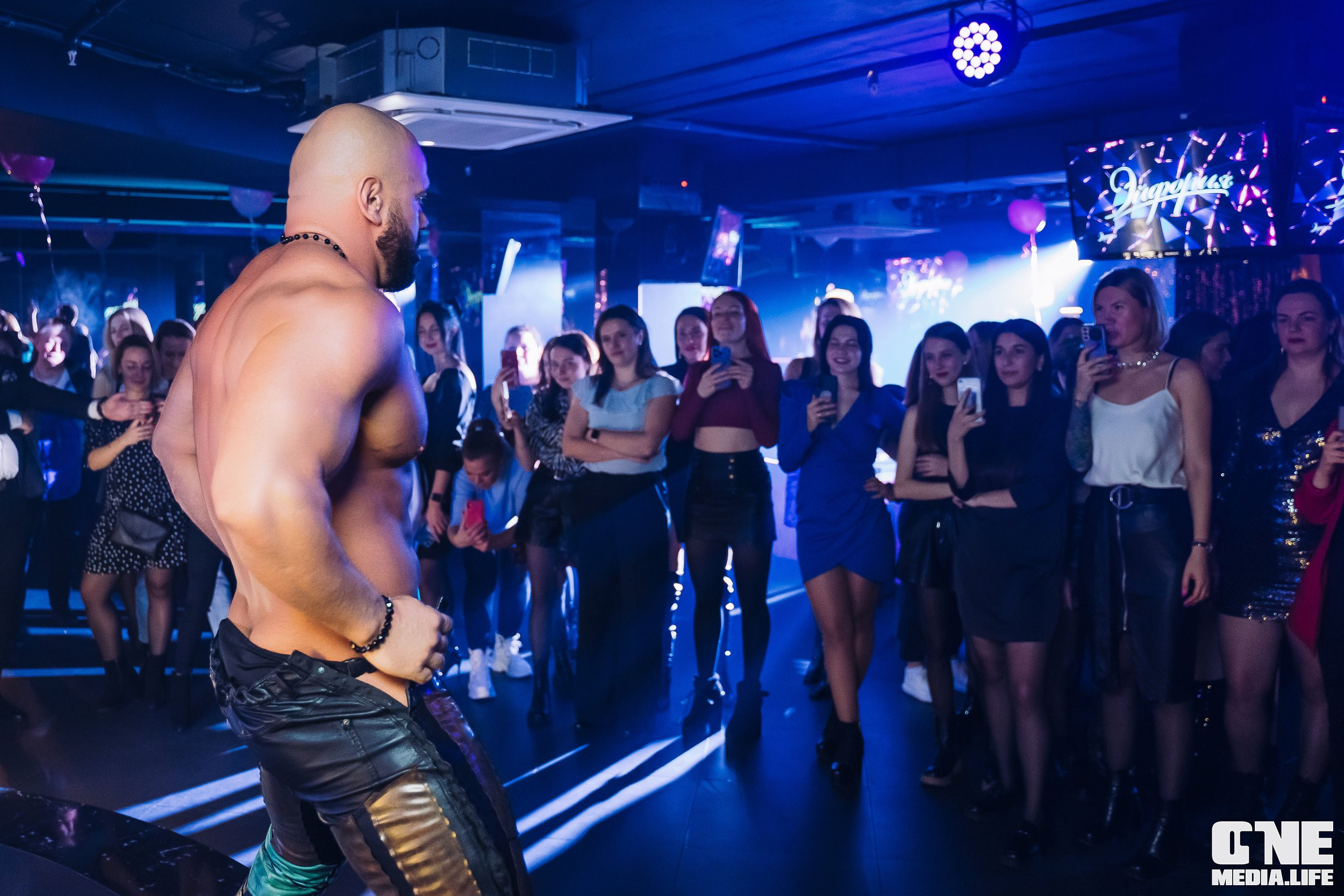 Фоторепортаж из караоке-клуба Эйфория. One Media Life: фоторепортажи, фотоотчеты с мероприятий и заведений