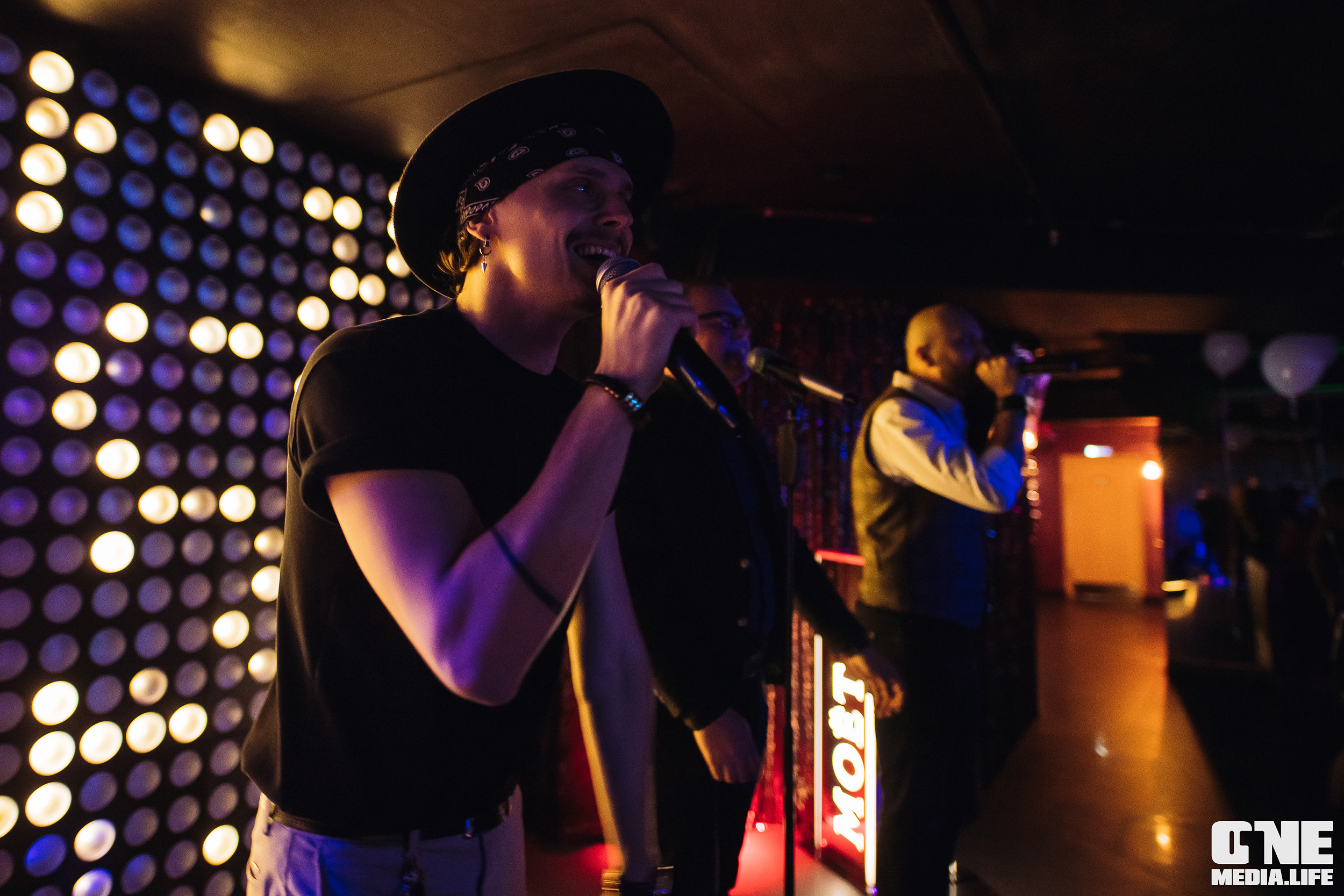 Фоторепортаж из караоке-клуба Эйфория. One Media Life: фоторепортажи, фотоотчеты с мероприятий и заведений