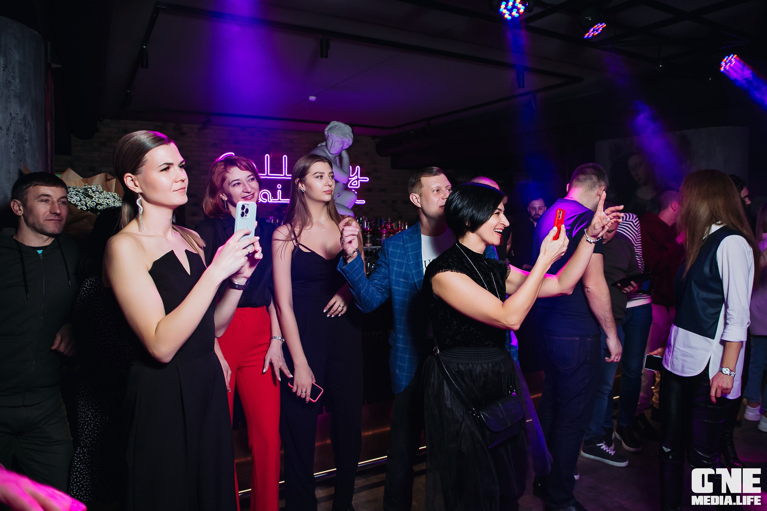 Клубный концерт: группа «ГРОМЧЕ» в The Gallery. One Media Life: фоторепортажи, фотоотчеты с мероприятий и заведений