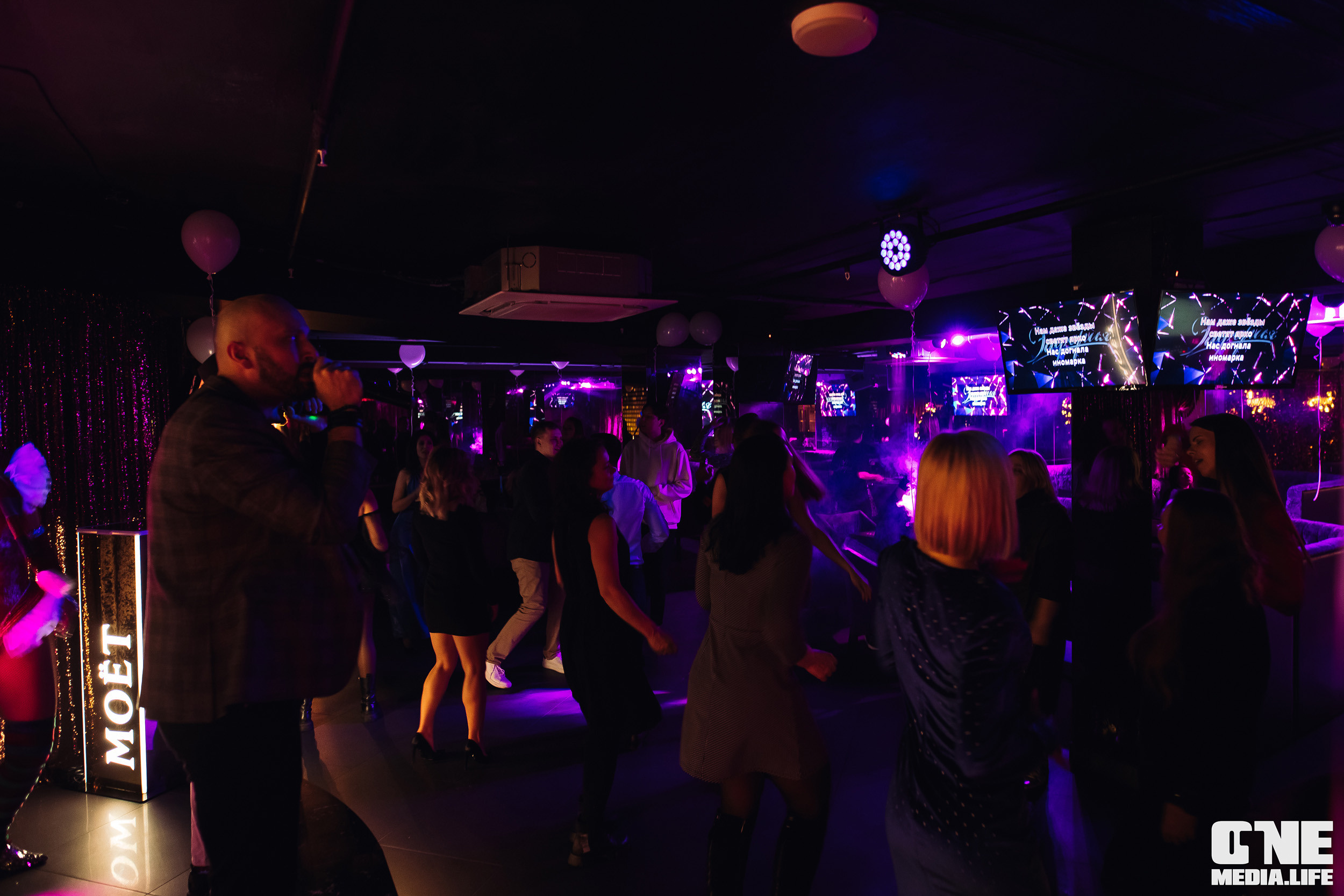 Фоторепортаж из караоке-клуба Эйфория. One Media Life: фоторепортажи, фотоотчеты с мероприятий и заведений
