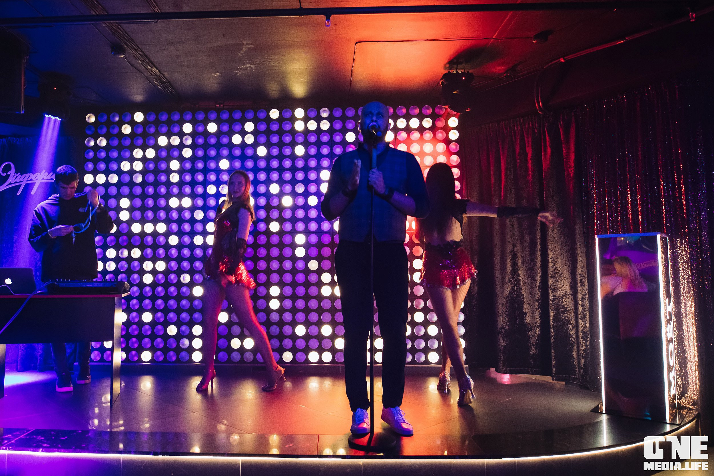Фоторепортаж из караоке-клубе Эйфория. One Media Life: фоторепортажи, фотоотчеты с мероприятий и заведений