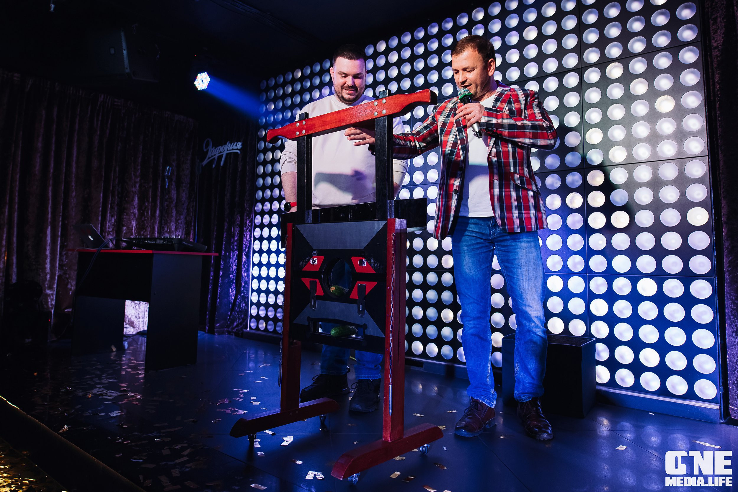 Фоторепортаж из караоке-клубе Эйфория. One Media Life: фоторепортажи, фотоотчеты с мероприятий и заведений