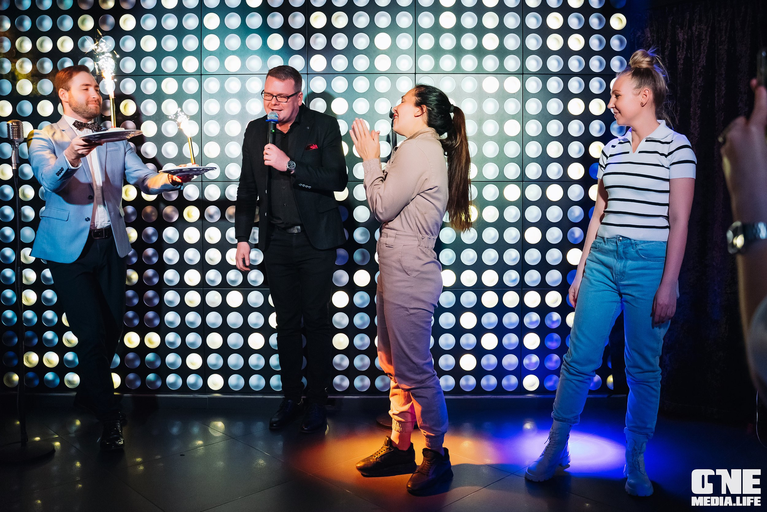 Фоторепортаж из караоке-клуба Эйфория. One Media Life: фоторепортажи, фотоотчеты с мероприятий и заведений