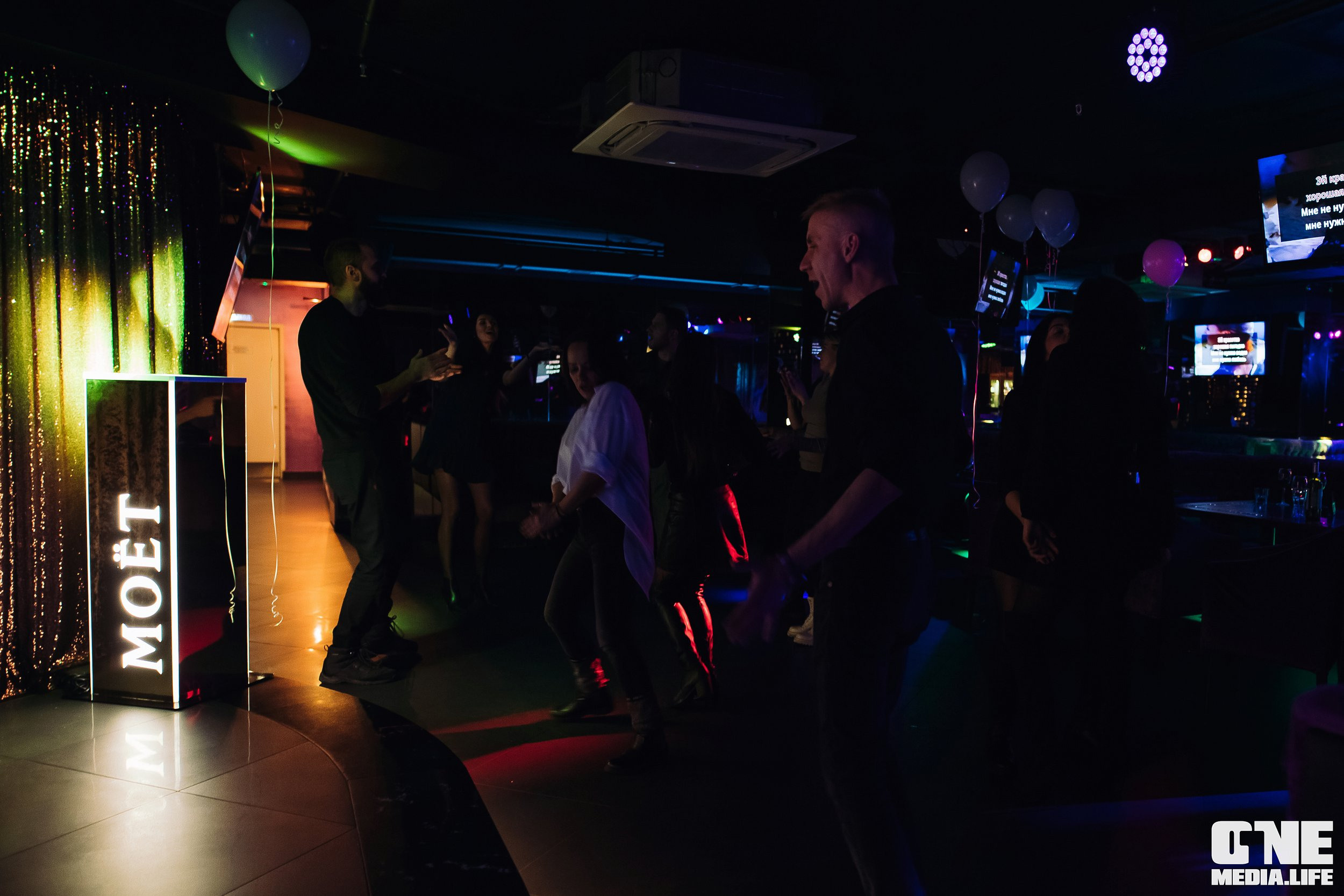 Фоторепортаж из караоке-клуба Эйфория. One Media Life: фоторепортажи, фотоотчеты с мероприятий и заведений
