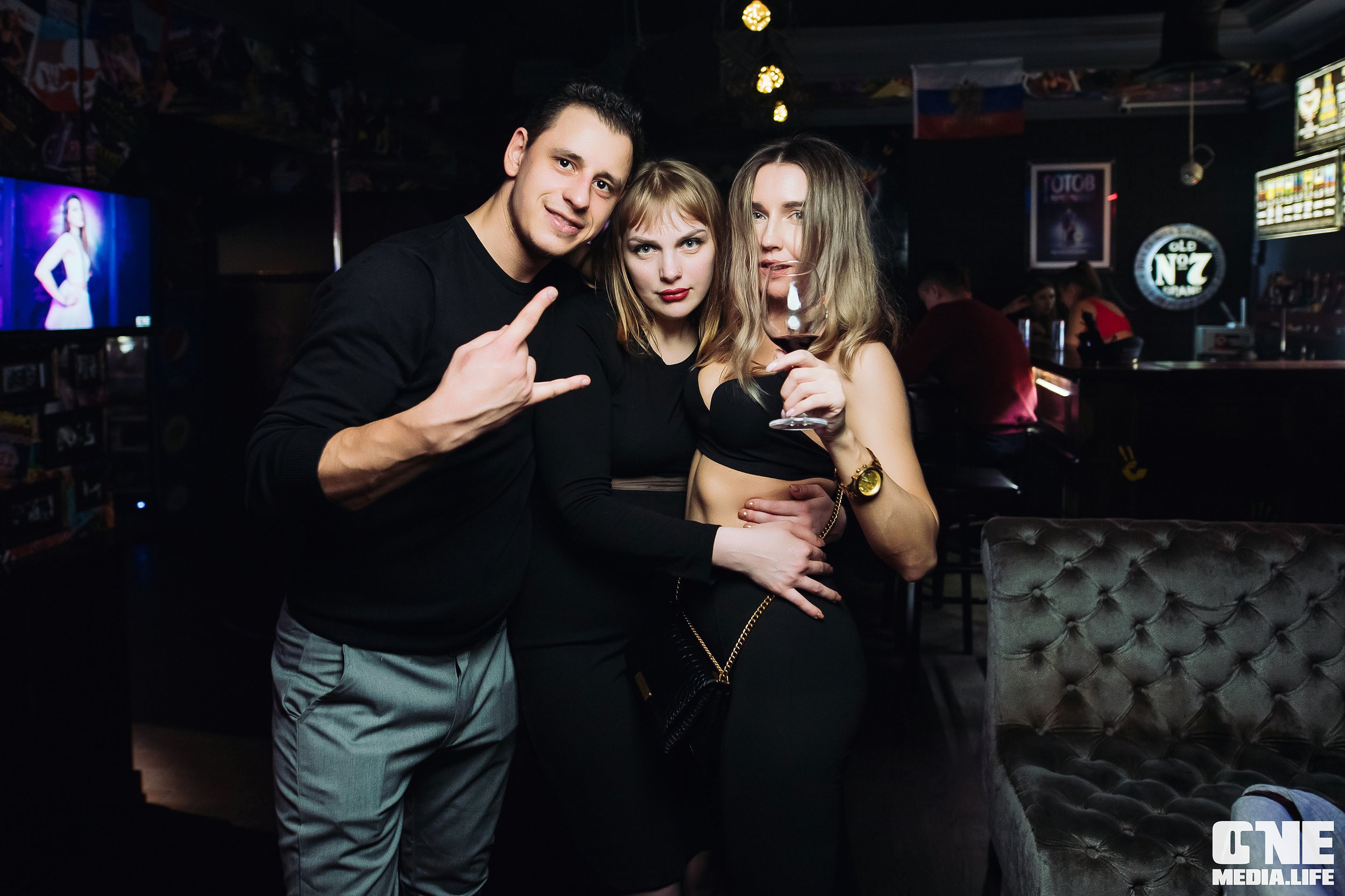 Фоторепортаж из бара XxxX. One Media Life: фоторепортажи, фотоотчеты с мероприятий и заведений
