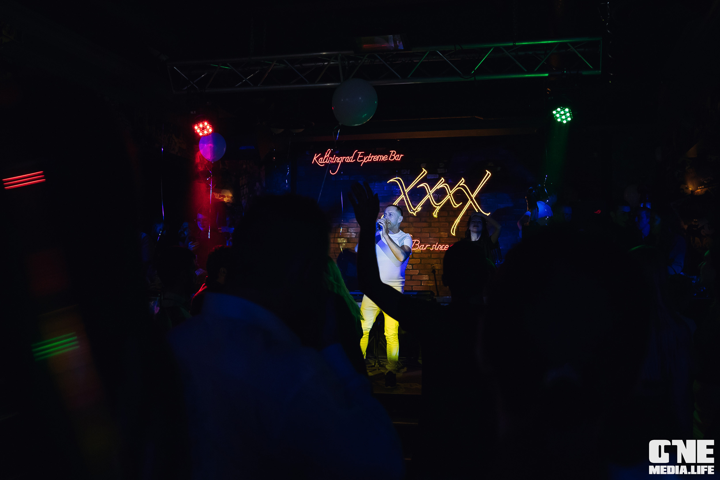 Фоторепортаж из экстрим бара XxxX. One Media Life: фоторепортажи, фотоотчеты с мероприятий и заведений