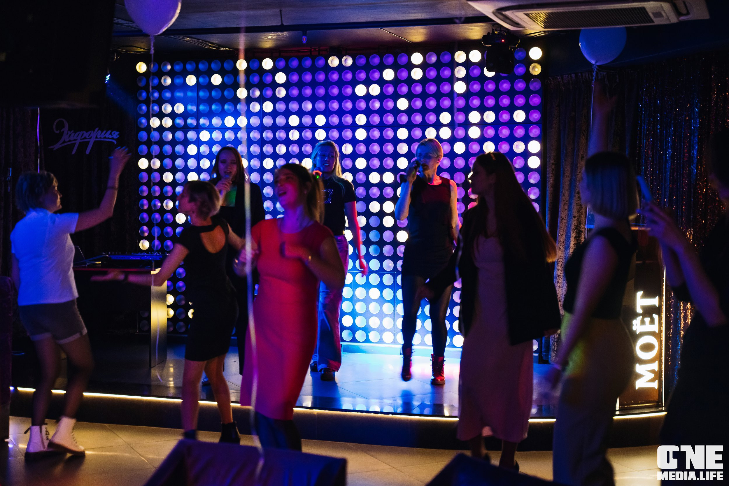 Фоторепортаж из караоке-клуба Эйфория. One Media Life: фоторепортажи, фотоотчеты с мероприятий и заведений