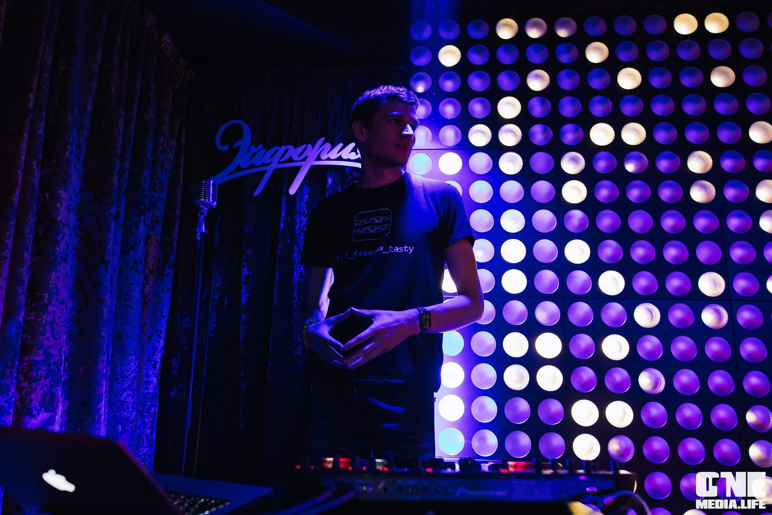 Фоторепортаж из караоке-клуба Эйфория. One Media Life: фоторепортажи, фотоотчеты с мероприятий и заведений