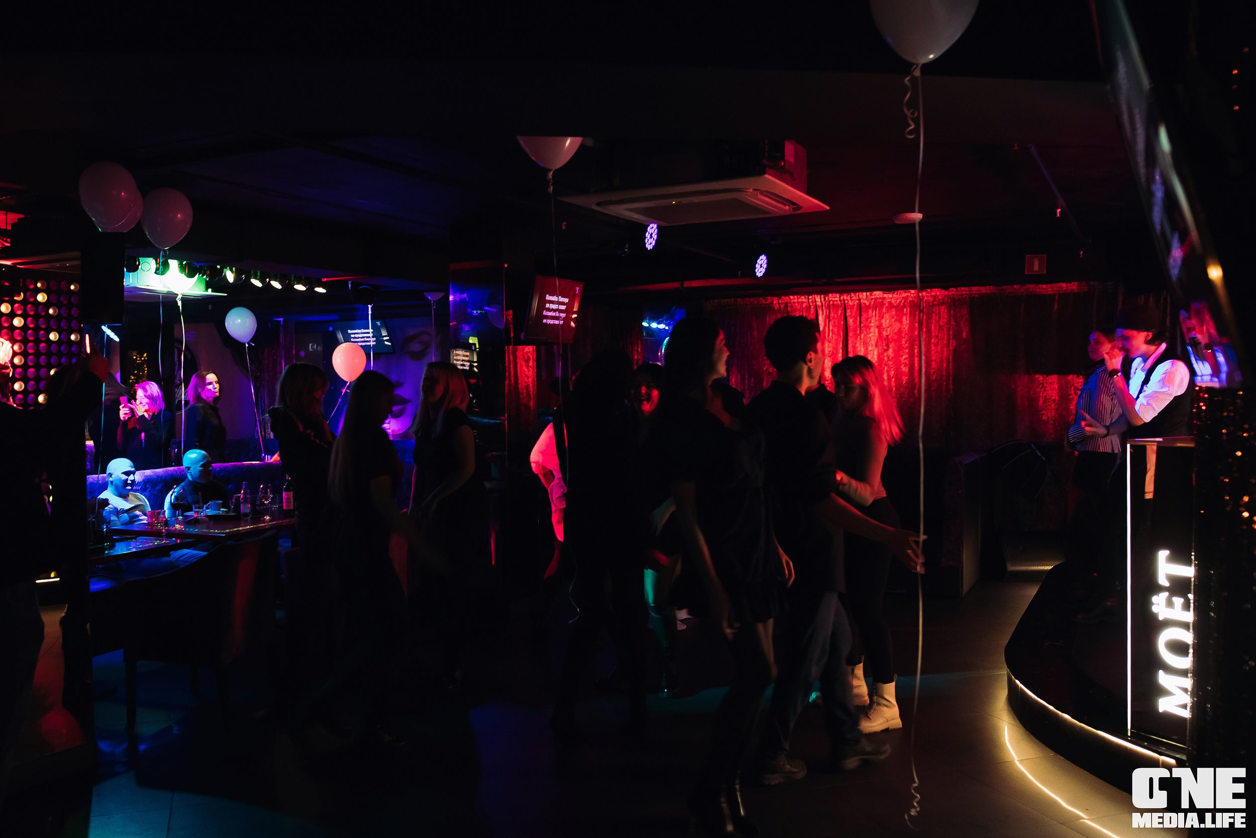 Фоторепортаж из караоке-клуба Эйфория. One Media Life: фоторепортажи, фотоотчеты с мероприятий и заведений