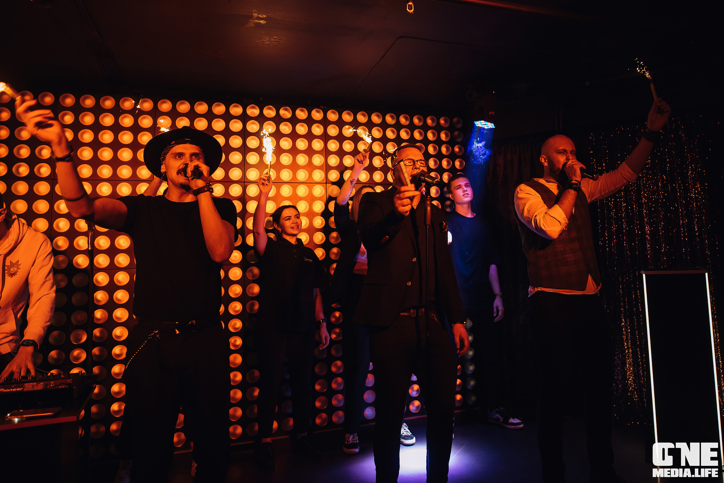 Фоторепортаж из караоке-клуба Эйфория. One Media Life: фоторепортажи, фотоотчеты с мероприятий и заведений