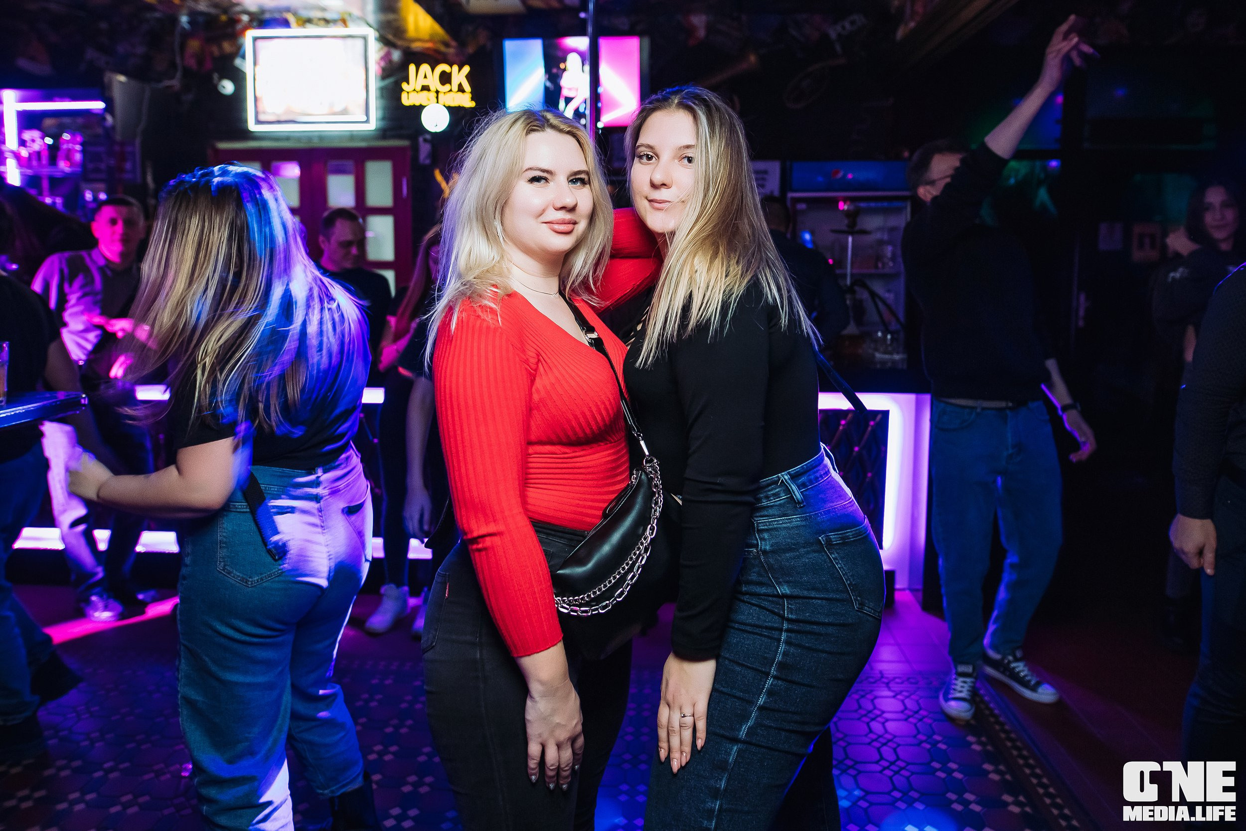 Фоторепортаж из бара XxxX. One Media Life: фоторепортажи, фотоотчеты с мероприятий и заведений